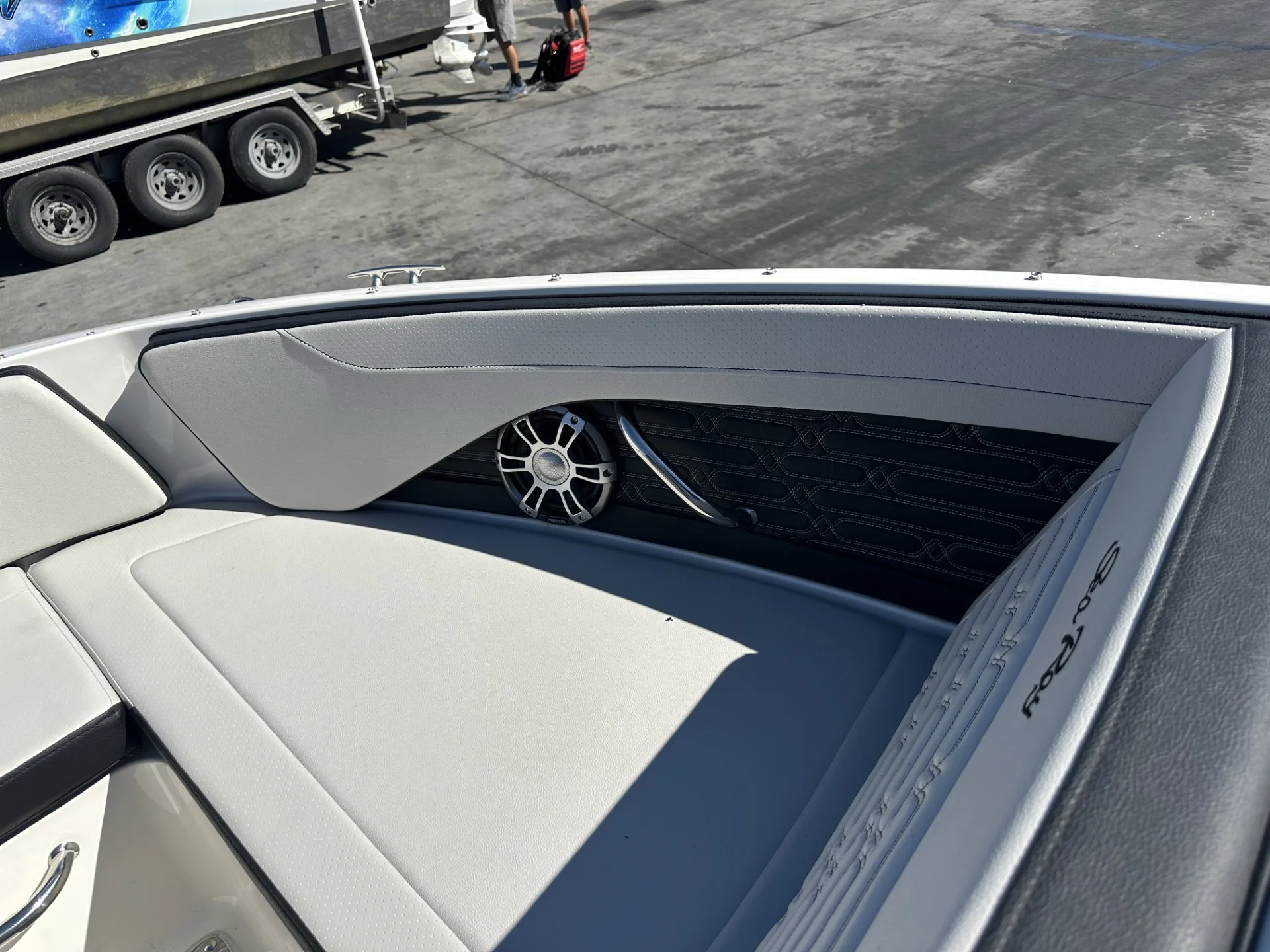 2024 Sea Ray 210 SPX Outboard Image Thumbnail #14