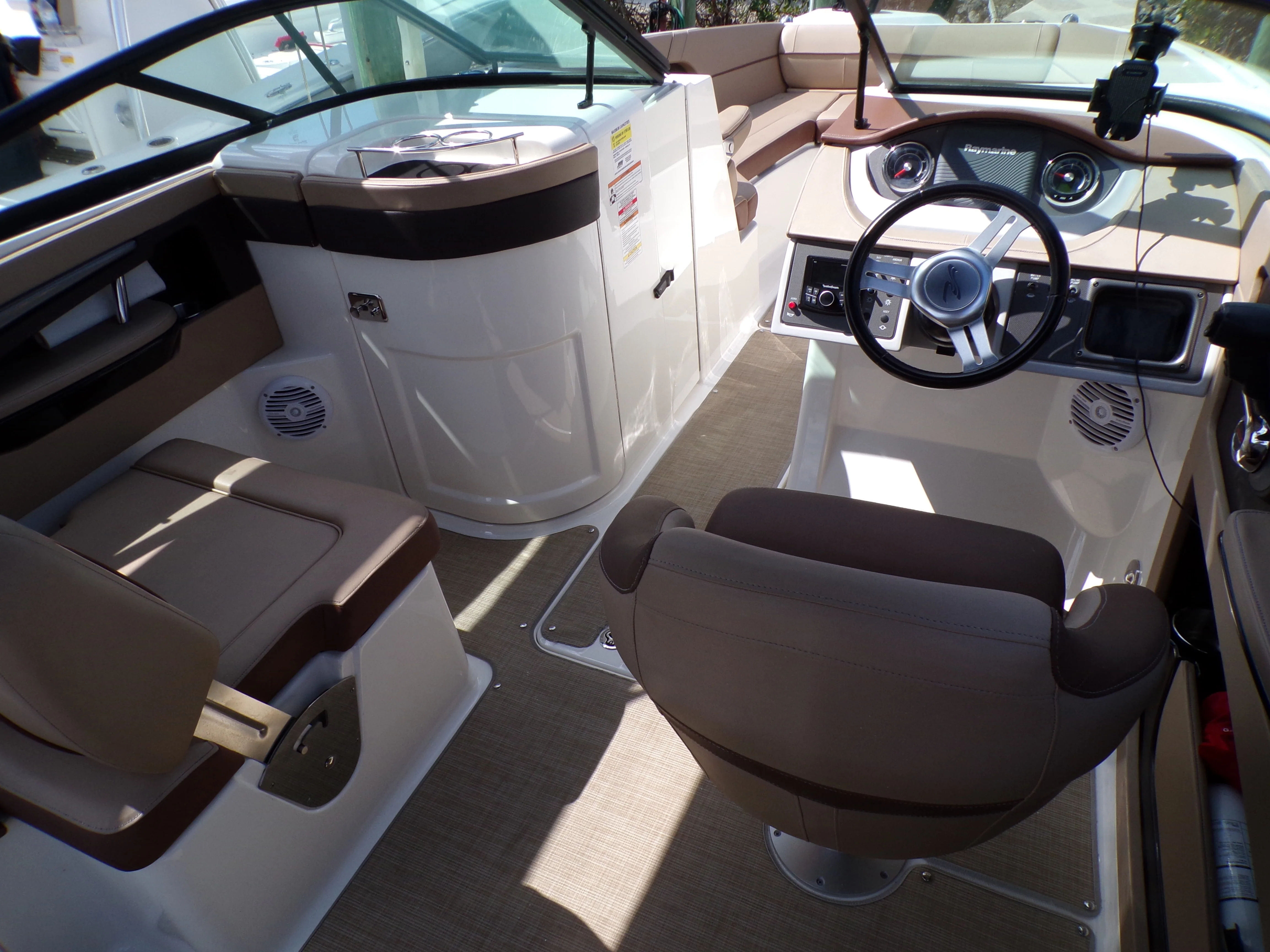 2017 Sea Ray 240 SDX Image Thumbnail #9