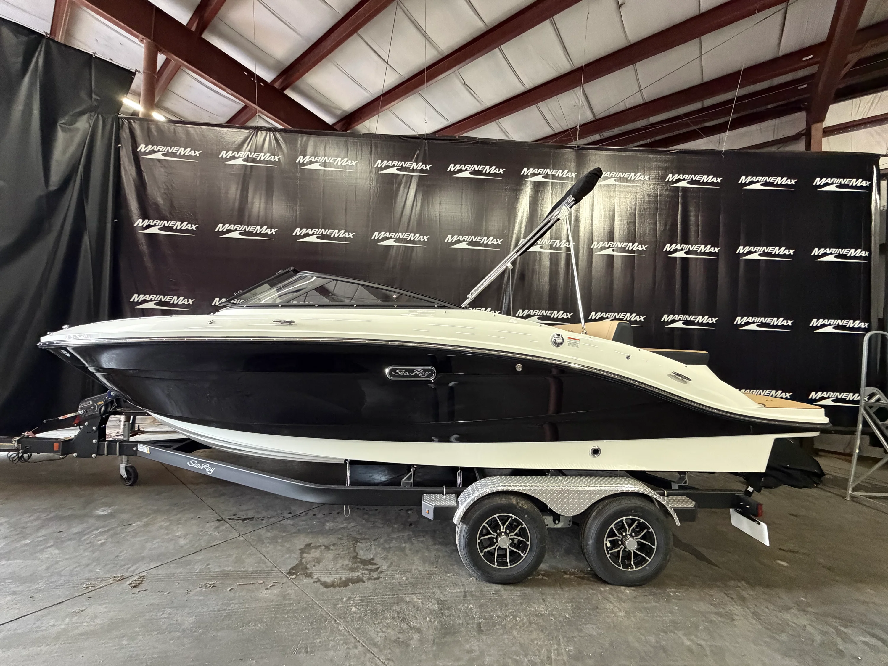 2026 Sea Ray SPX 210 Image Thumbnail #5