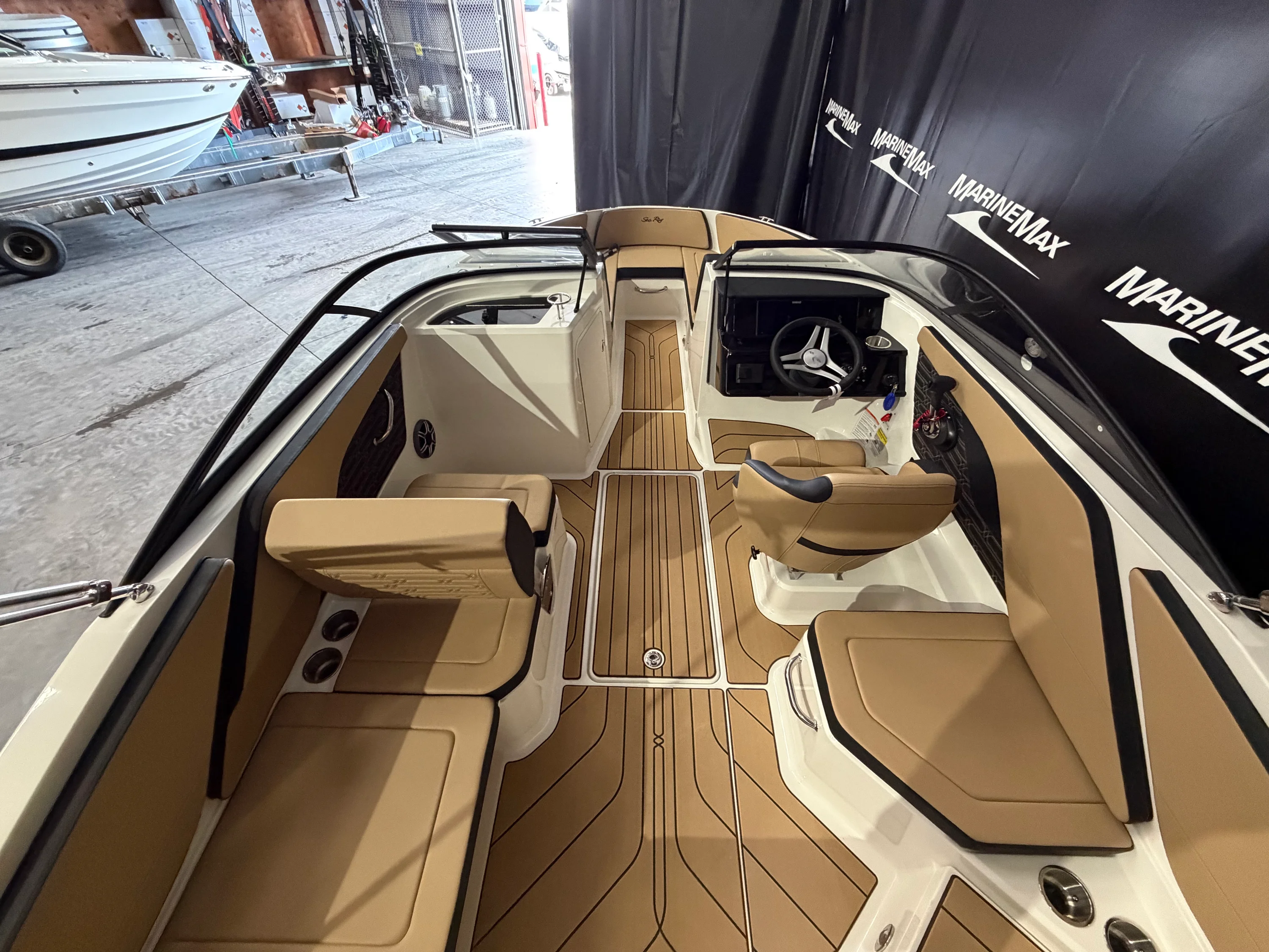 2026 Sea Ray SPX 210 Image Thumbnail #12