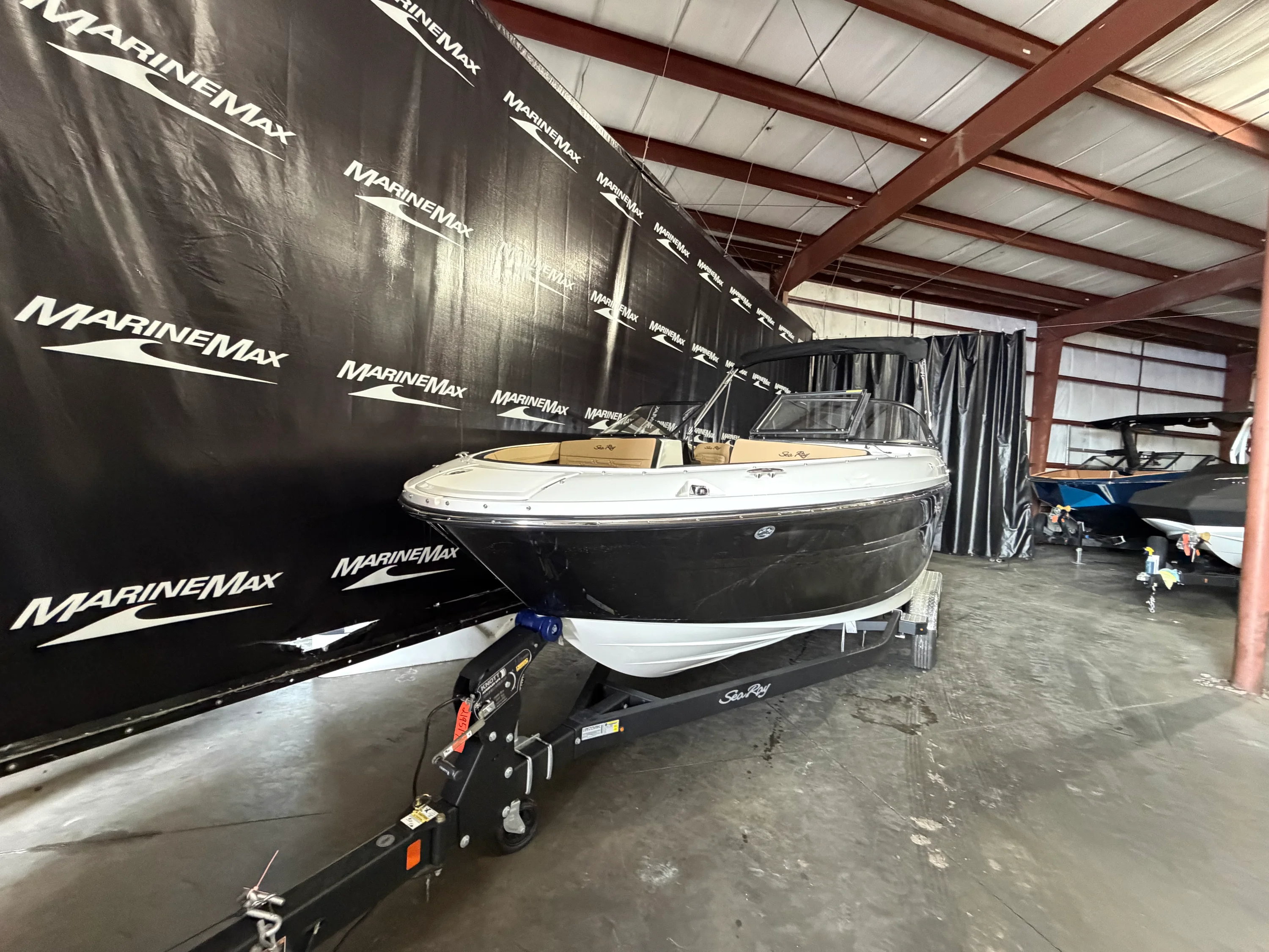 2026 Sea Ray SPX 210 Image Thumbnail #3