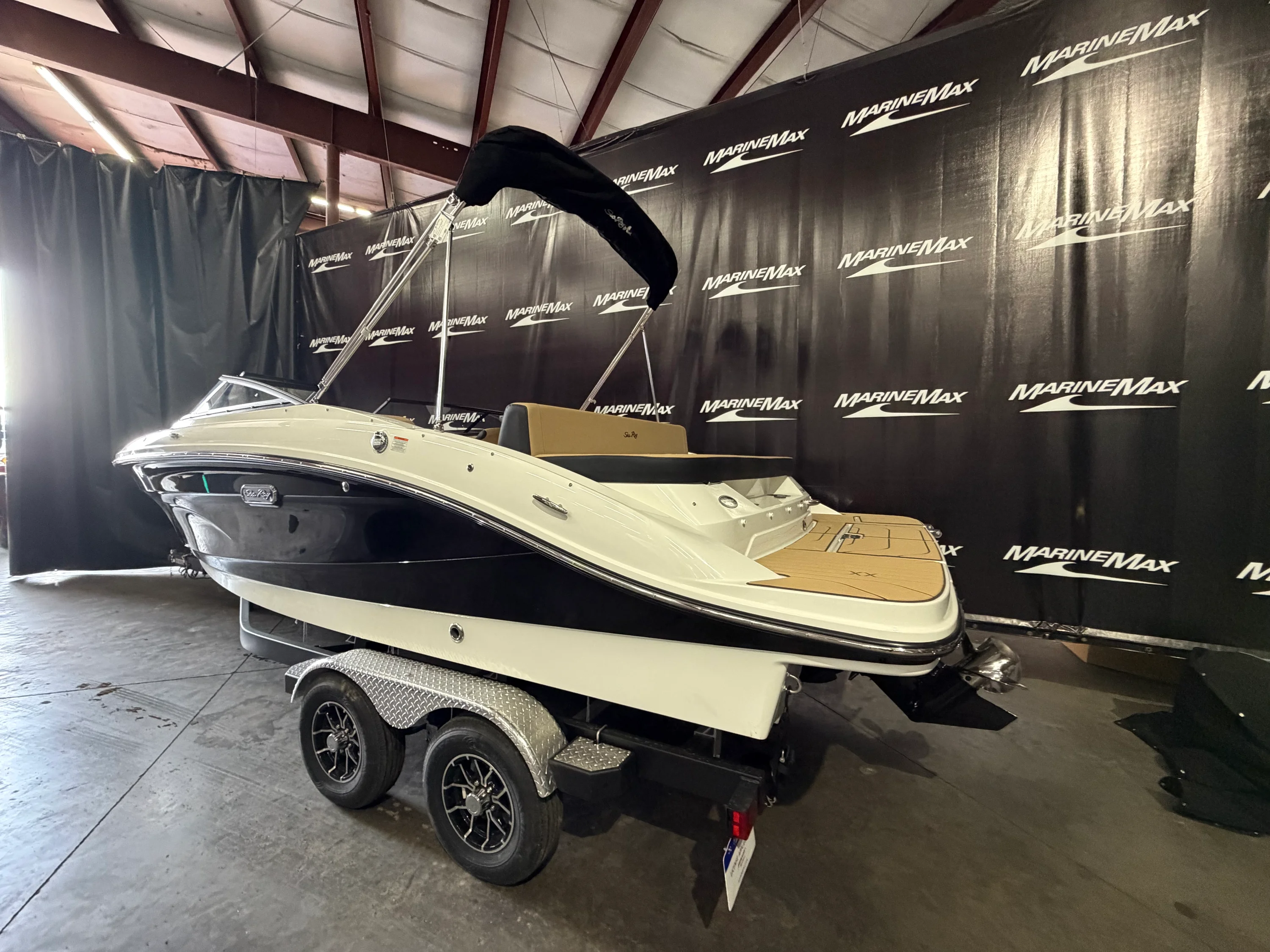 2026 Sea Ray SPX 210 Image Thumbnail #6