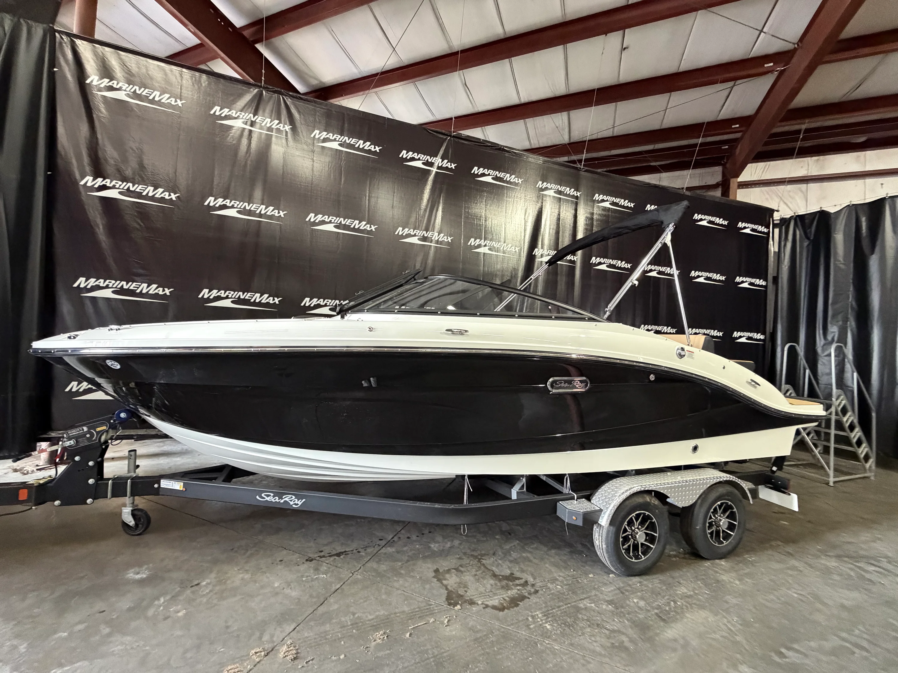 2026 Sea Ray SPX 210 Image Thumbnail #0