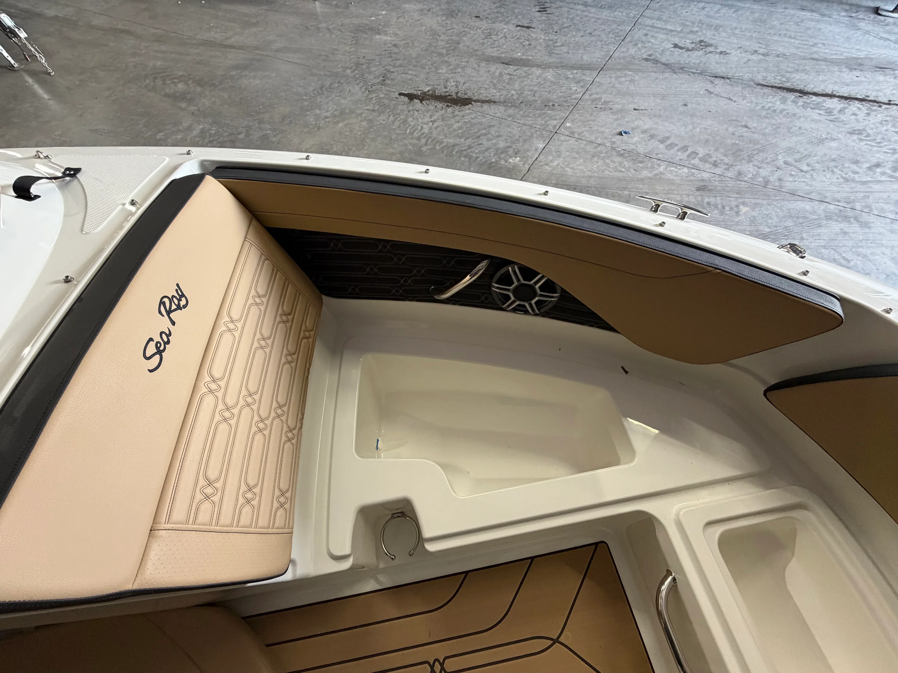 2026 Sea Ray SPX 210 Image Thumbnail #48
