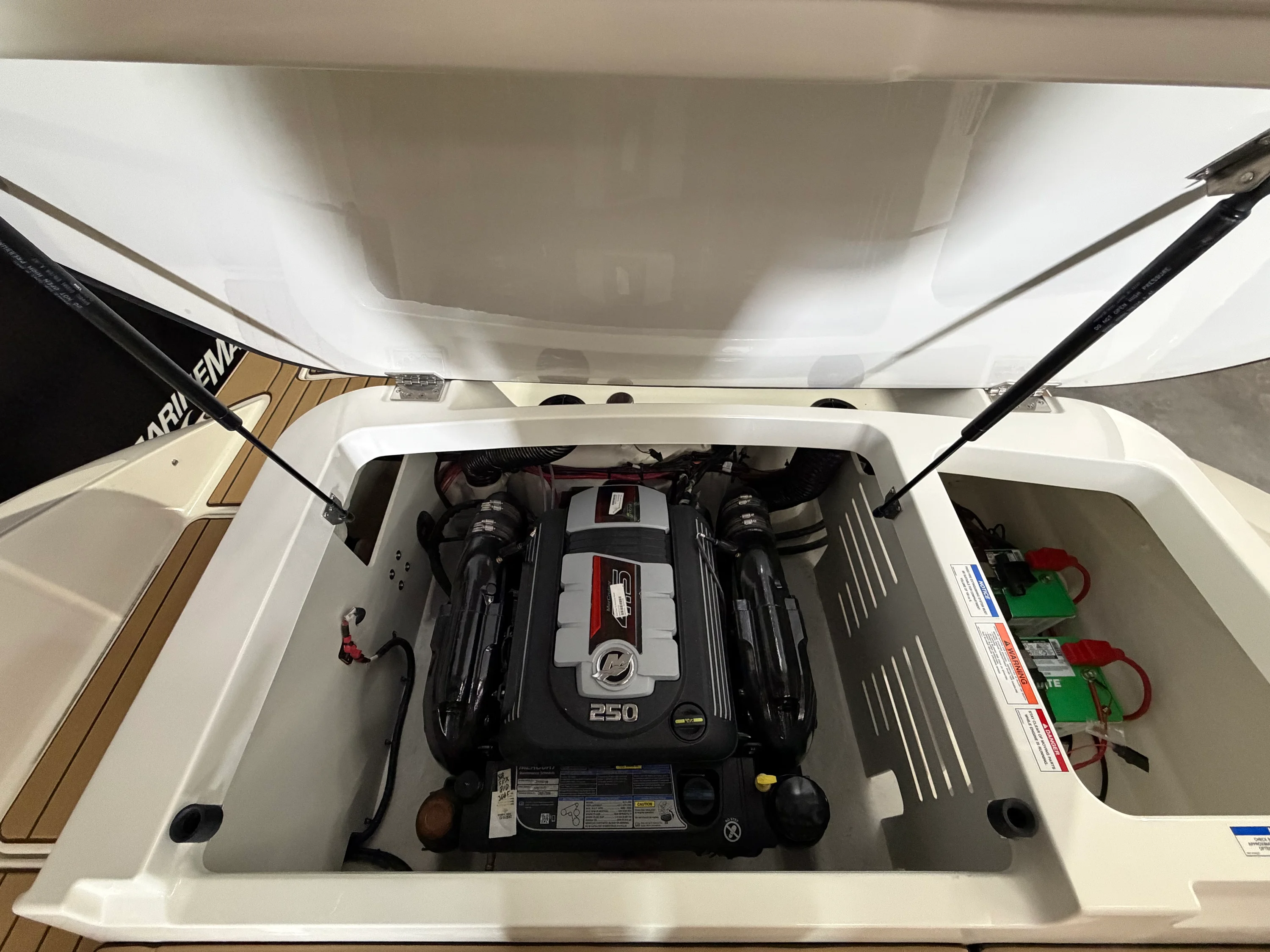 2026 Sea Ray SPX 210 Image Thumbnail #22