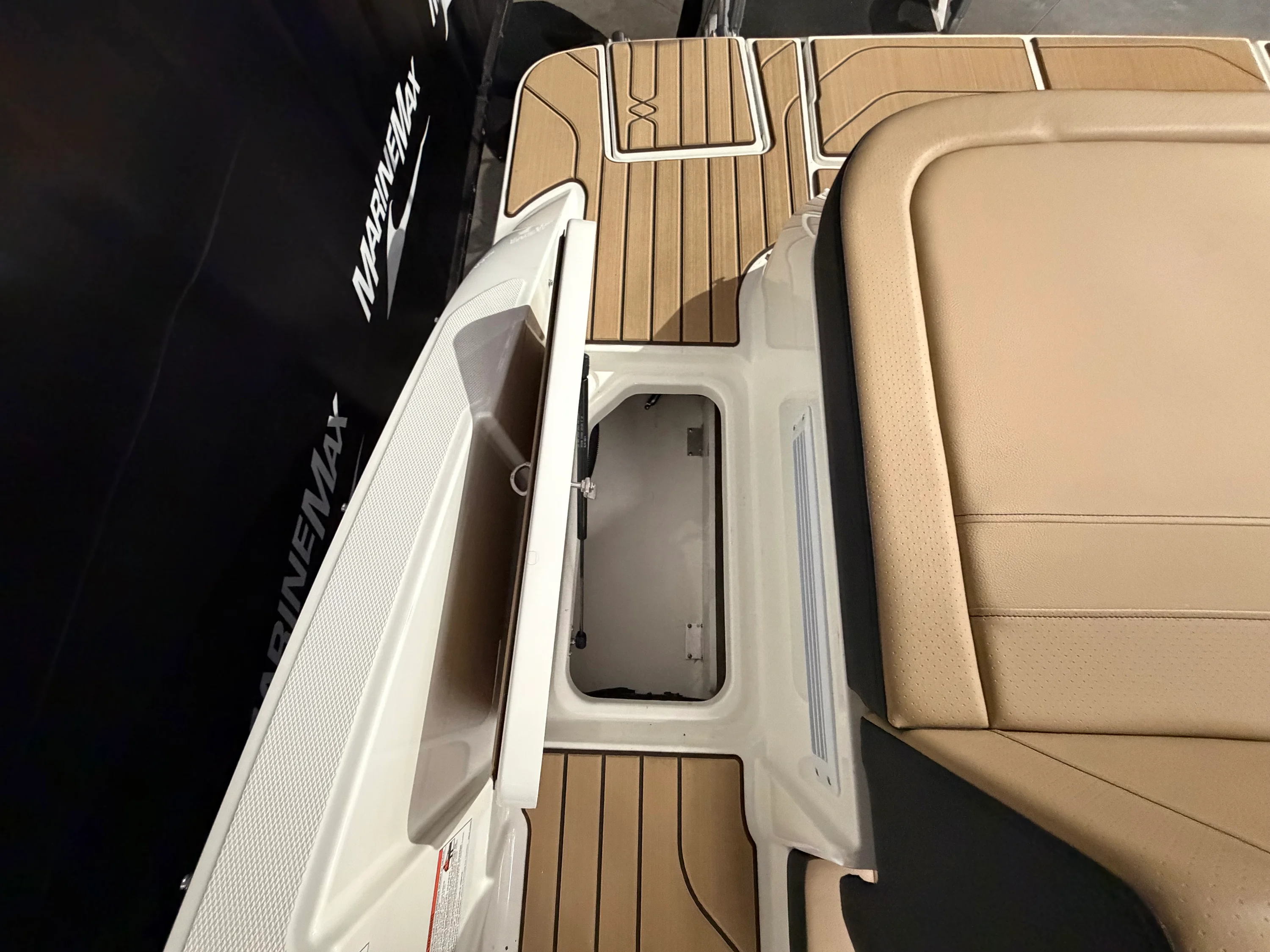 2026 Sea Ray SPX 210 Image Thumbnail #14