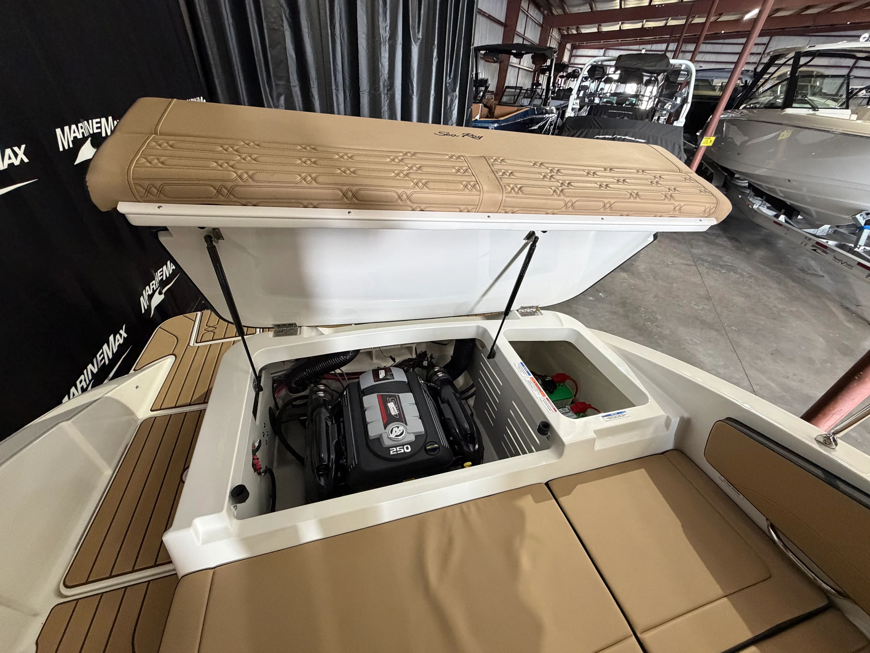 2026 Sea Ray SPX 210 Image Thumbnail #21