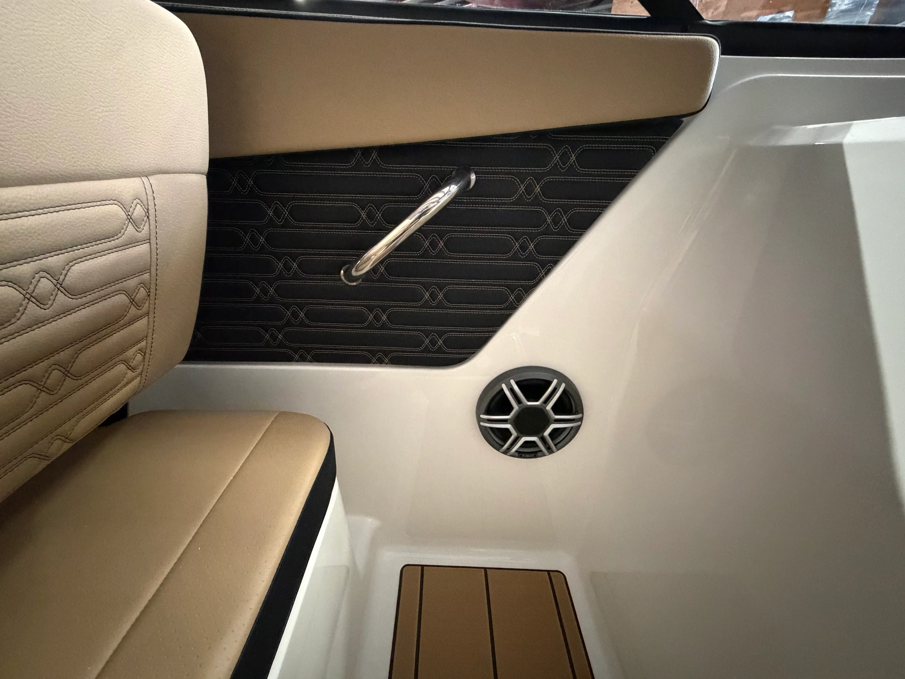 2026 Sea Ray SPX 210 Image Thumbnail #31