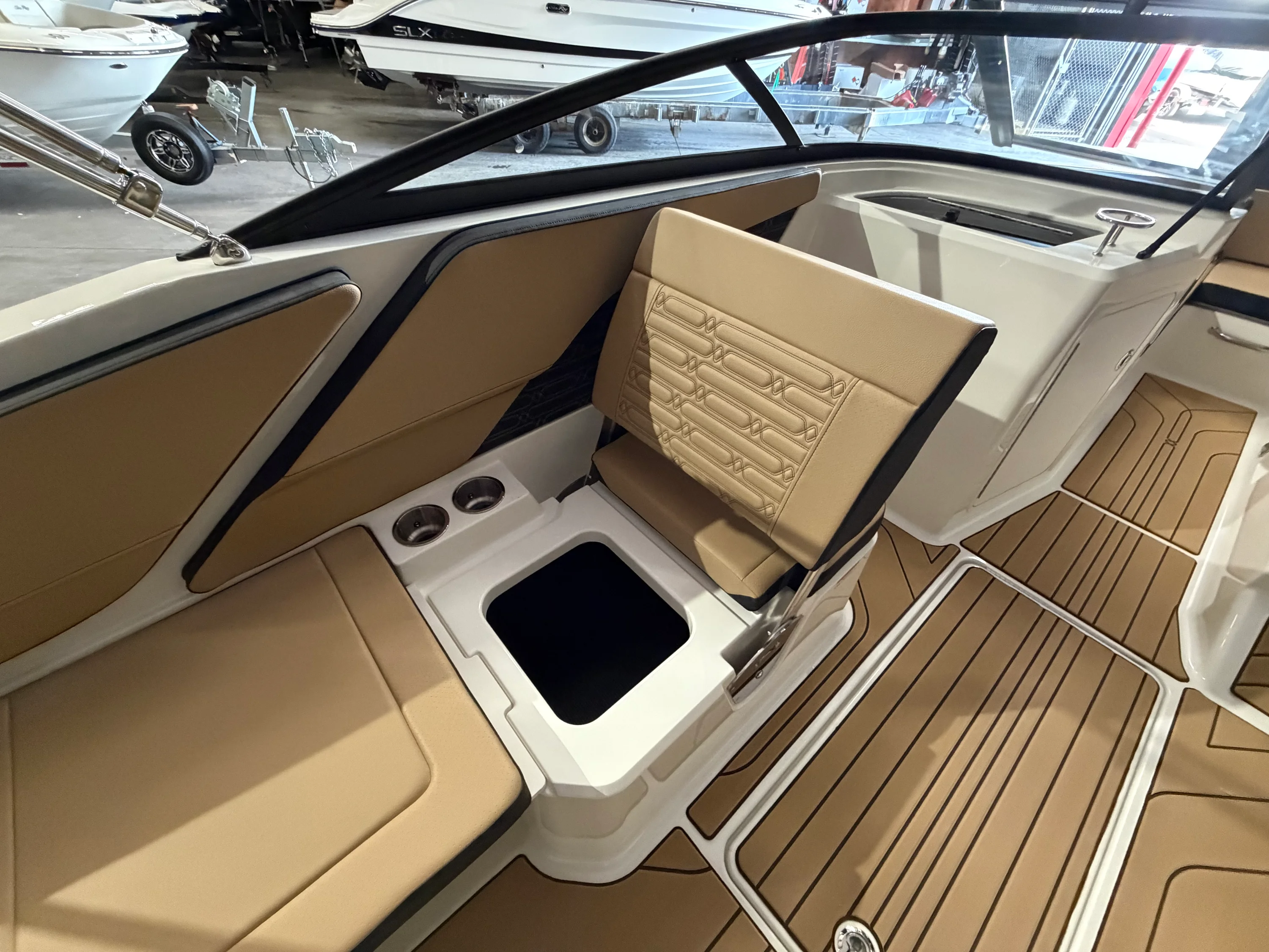 2026 Sea Ray SPX 210 Image Thumbnail #28