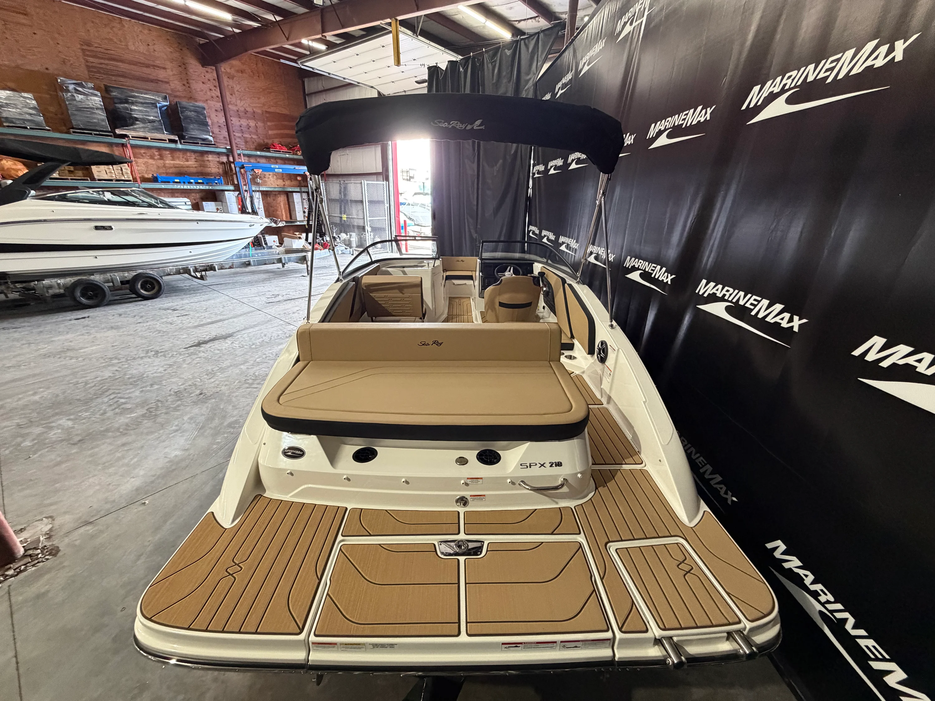 2026 Sea Ray SPX 210 Image Thumbnail #9