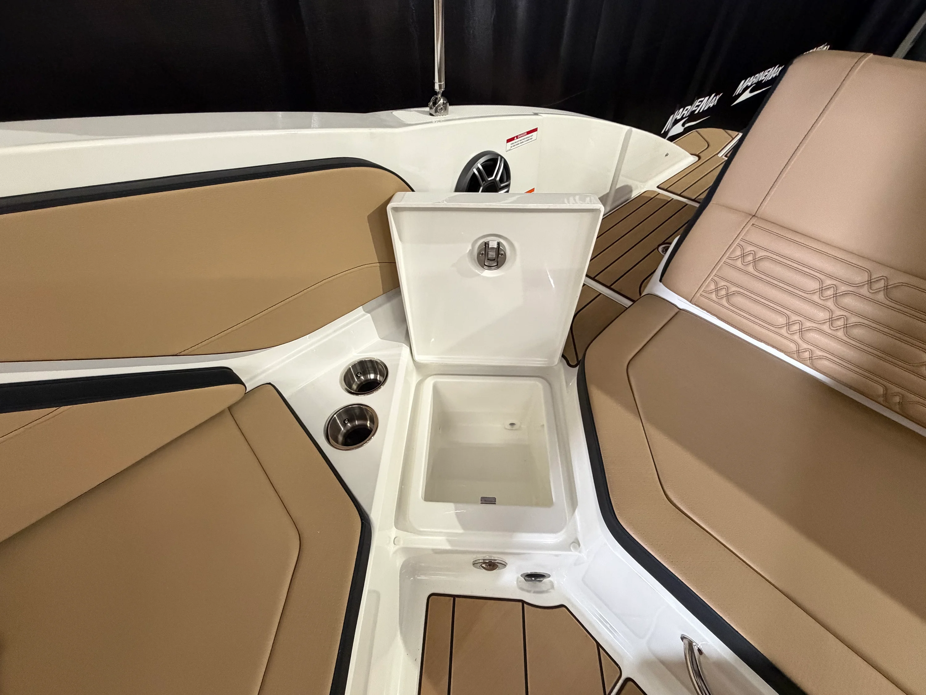 2026 Sea Ray SPX 210 Image Thumbnail #16