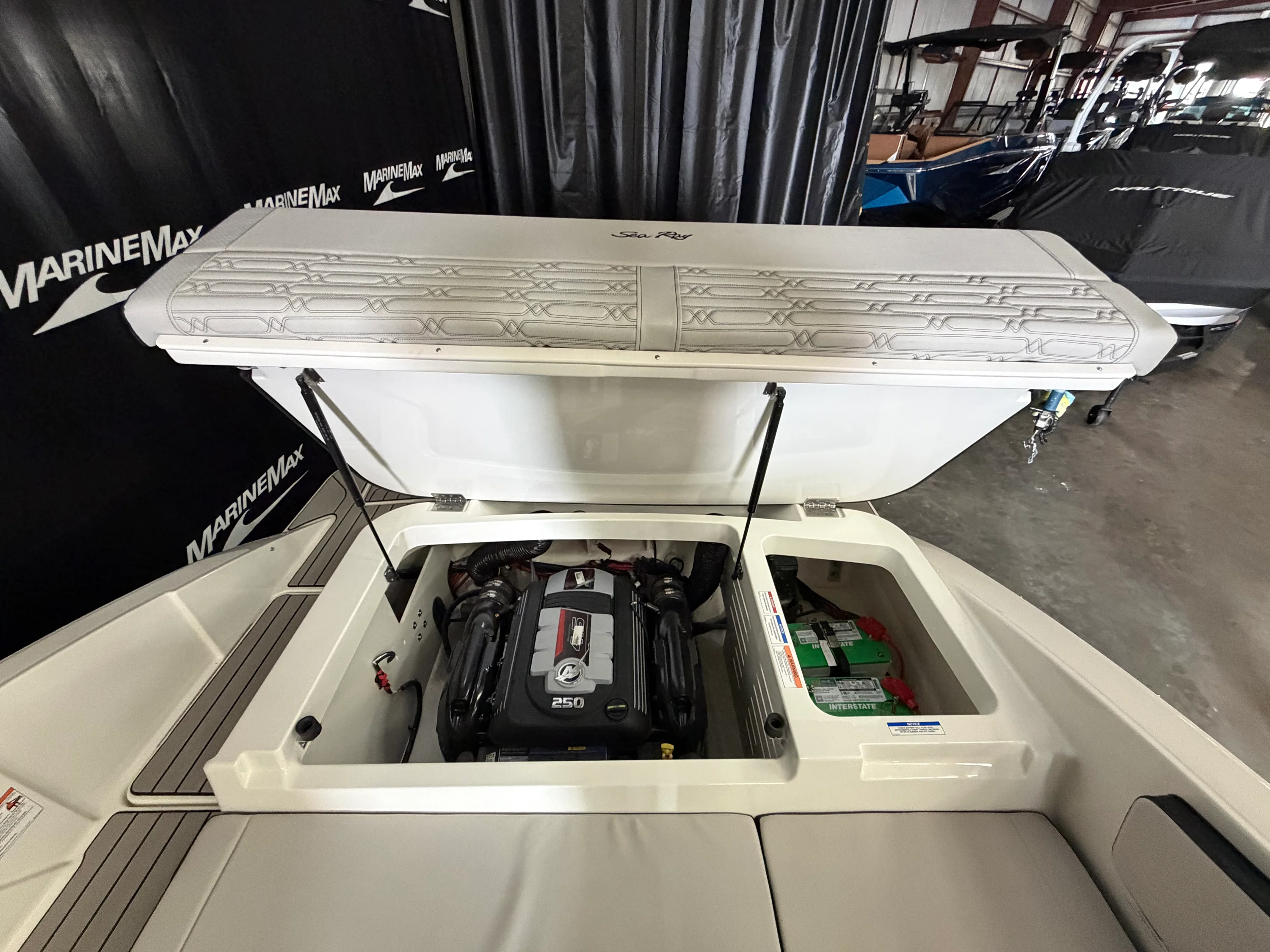 2026 Sea Ray SPX 210 Image Thumbnail #20