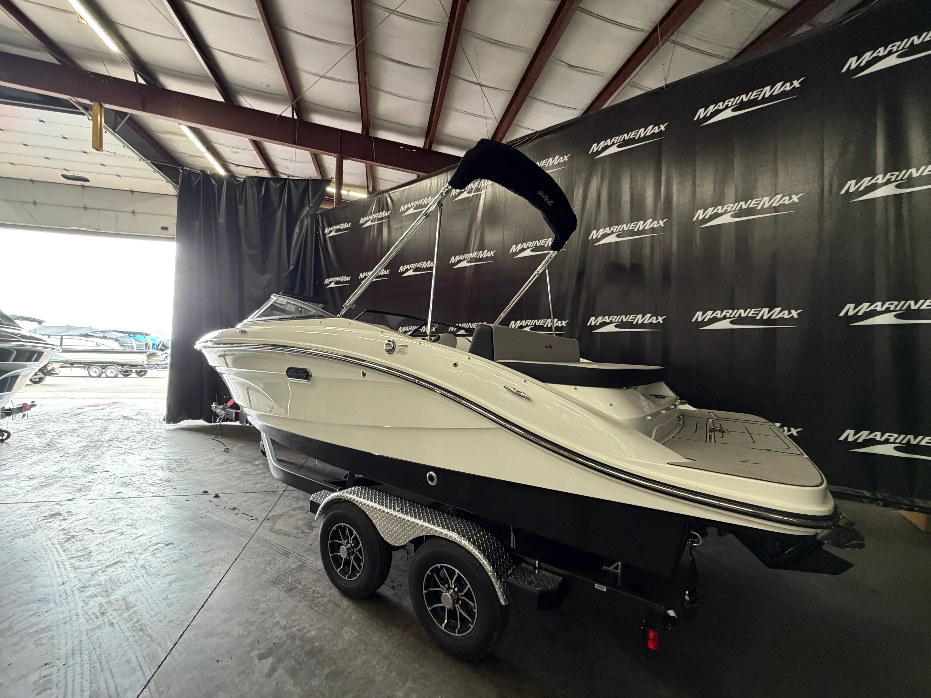 2026 Sea Ray SPX 210 Image Thumbnail #5
