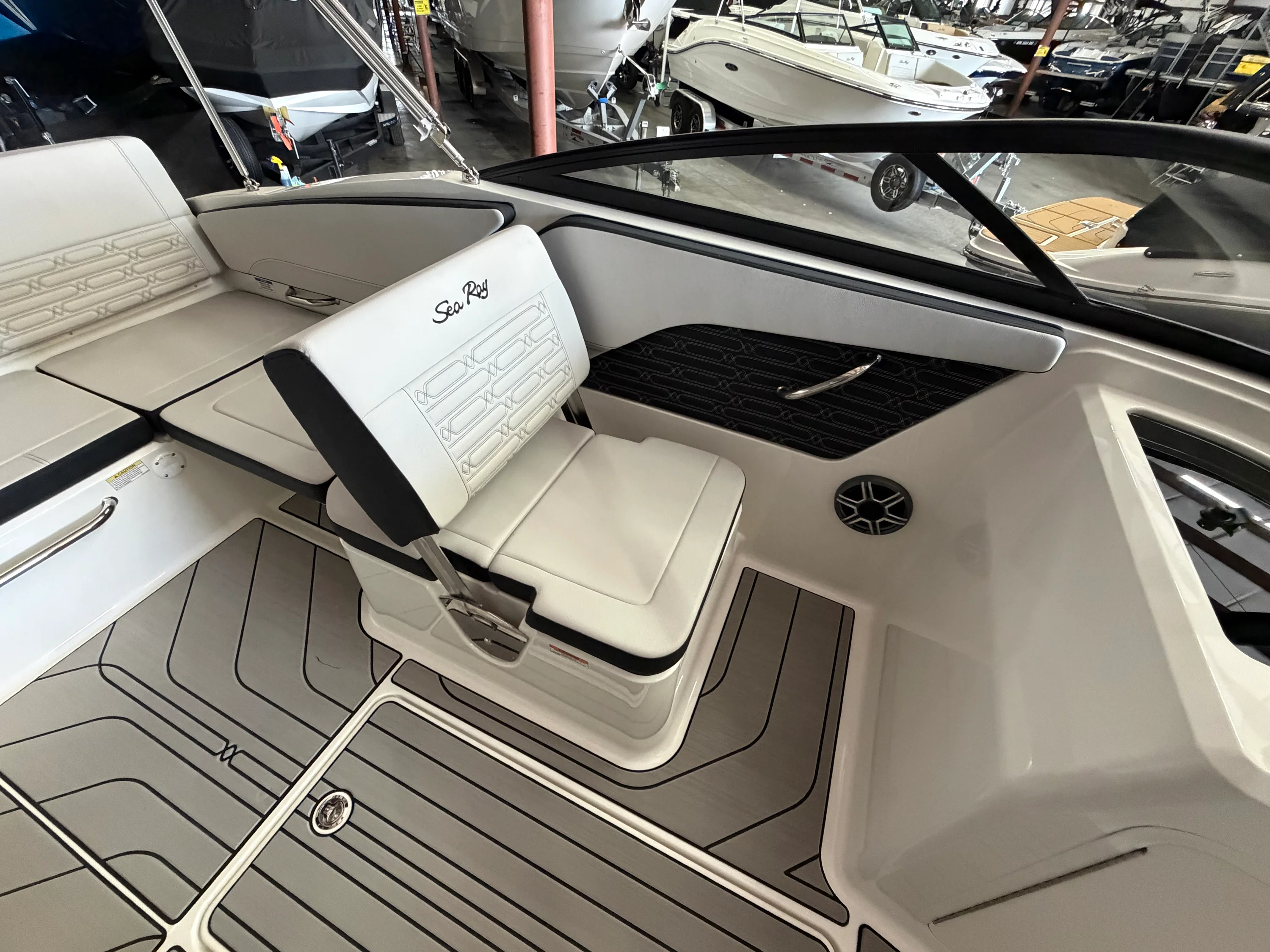 2026 Sea Ray SPX 210 Image Thumbnail #30