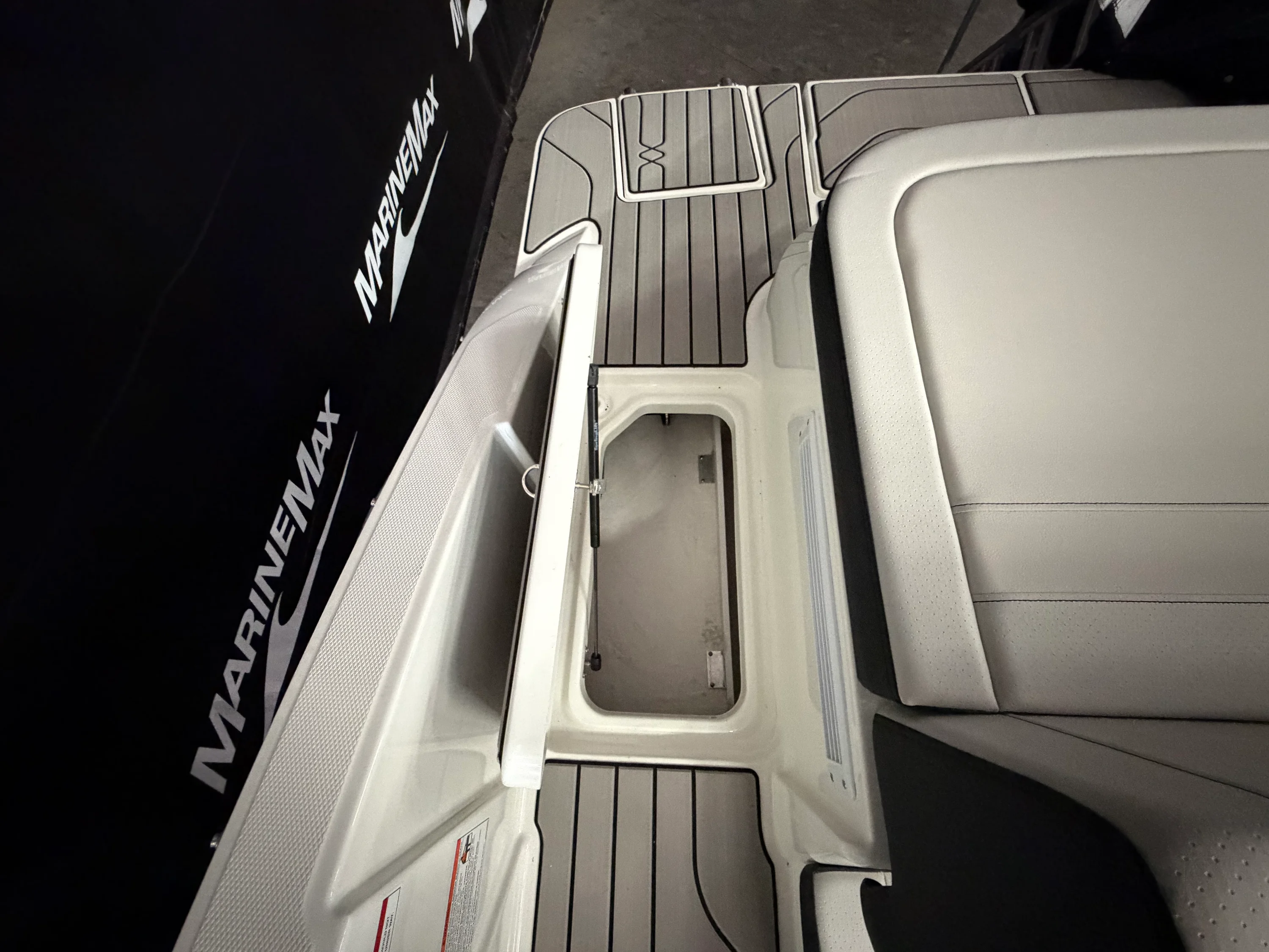 2026 Sea Ray SPX 210 Image Thumbnail #15