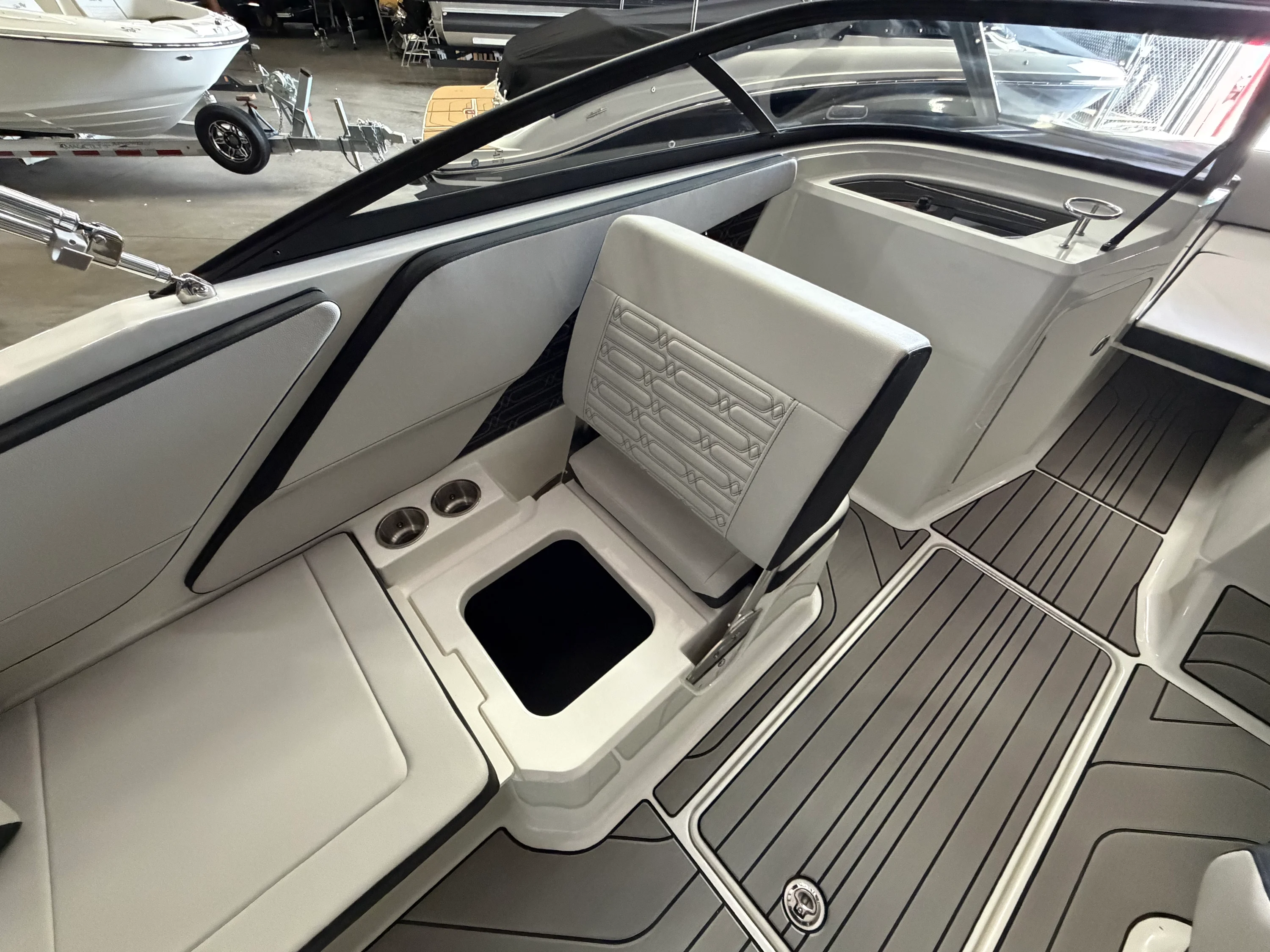 2026 Sea Ray SPX 210 Image Thumbnail #28