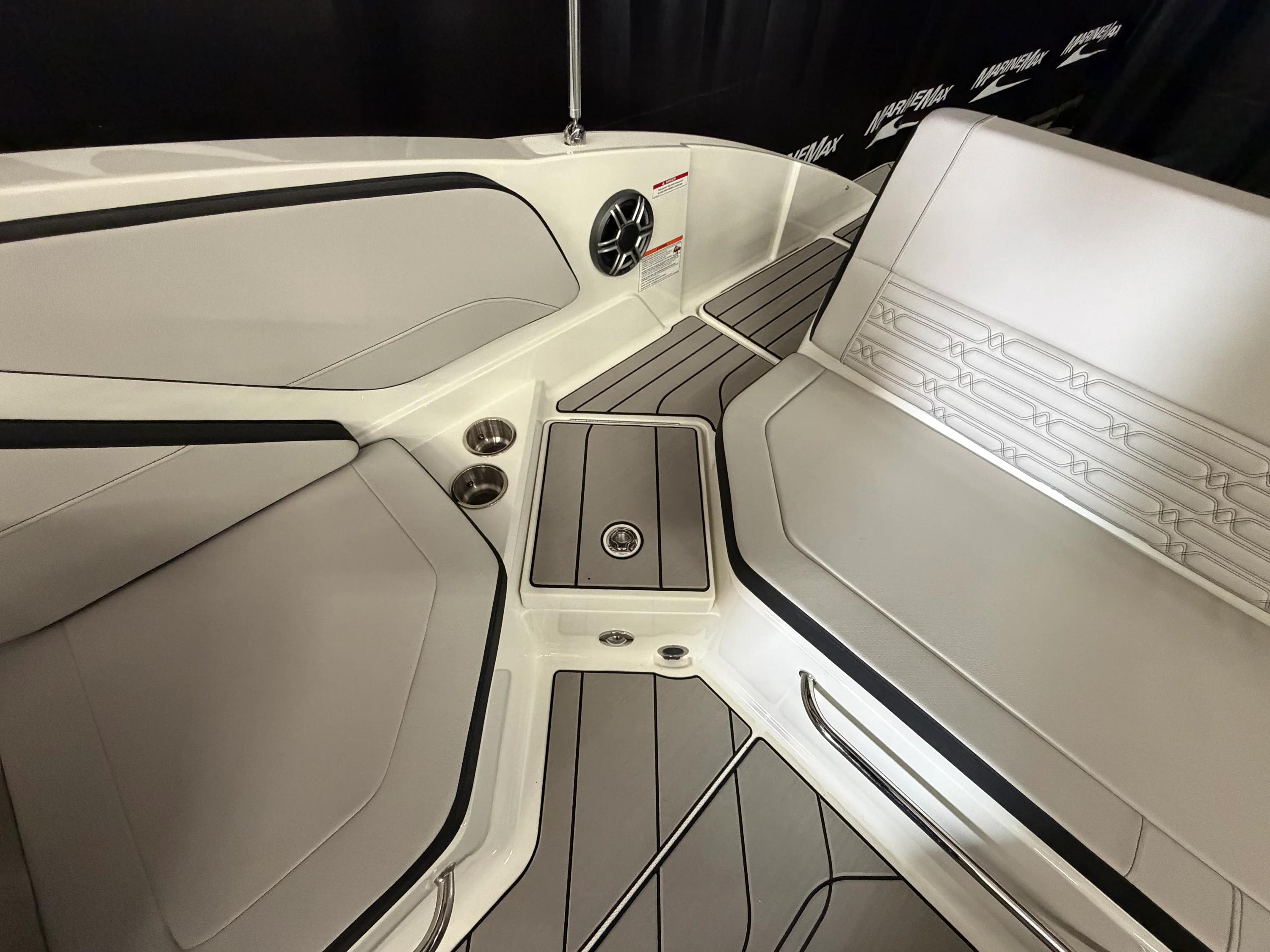 2026 Sea Ray SPX 210 Image Thumbnail #16