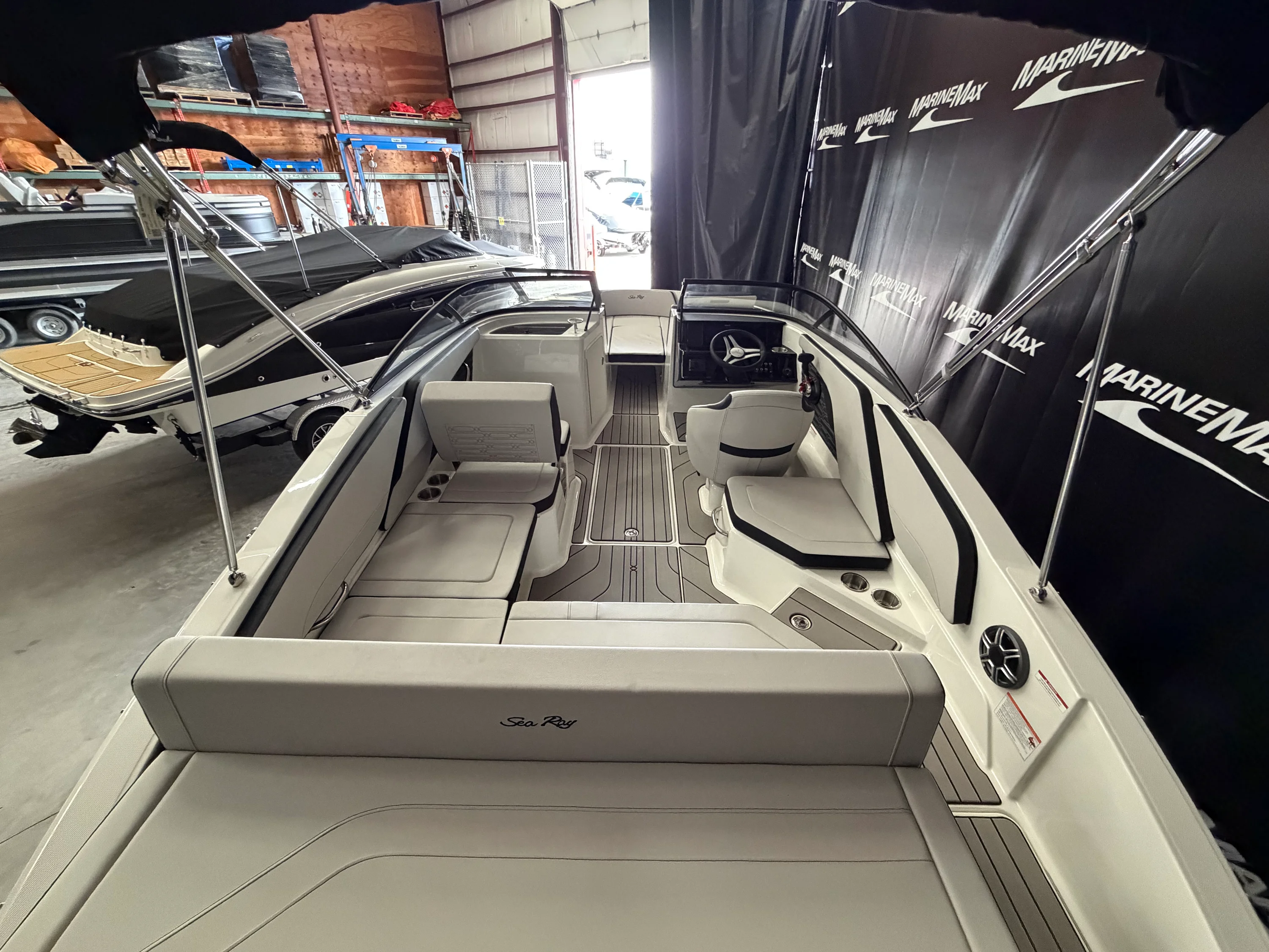 2026 Sea Ray SPX 210 Image Thumbnail #12