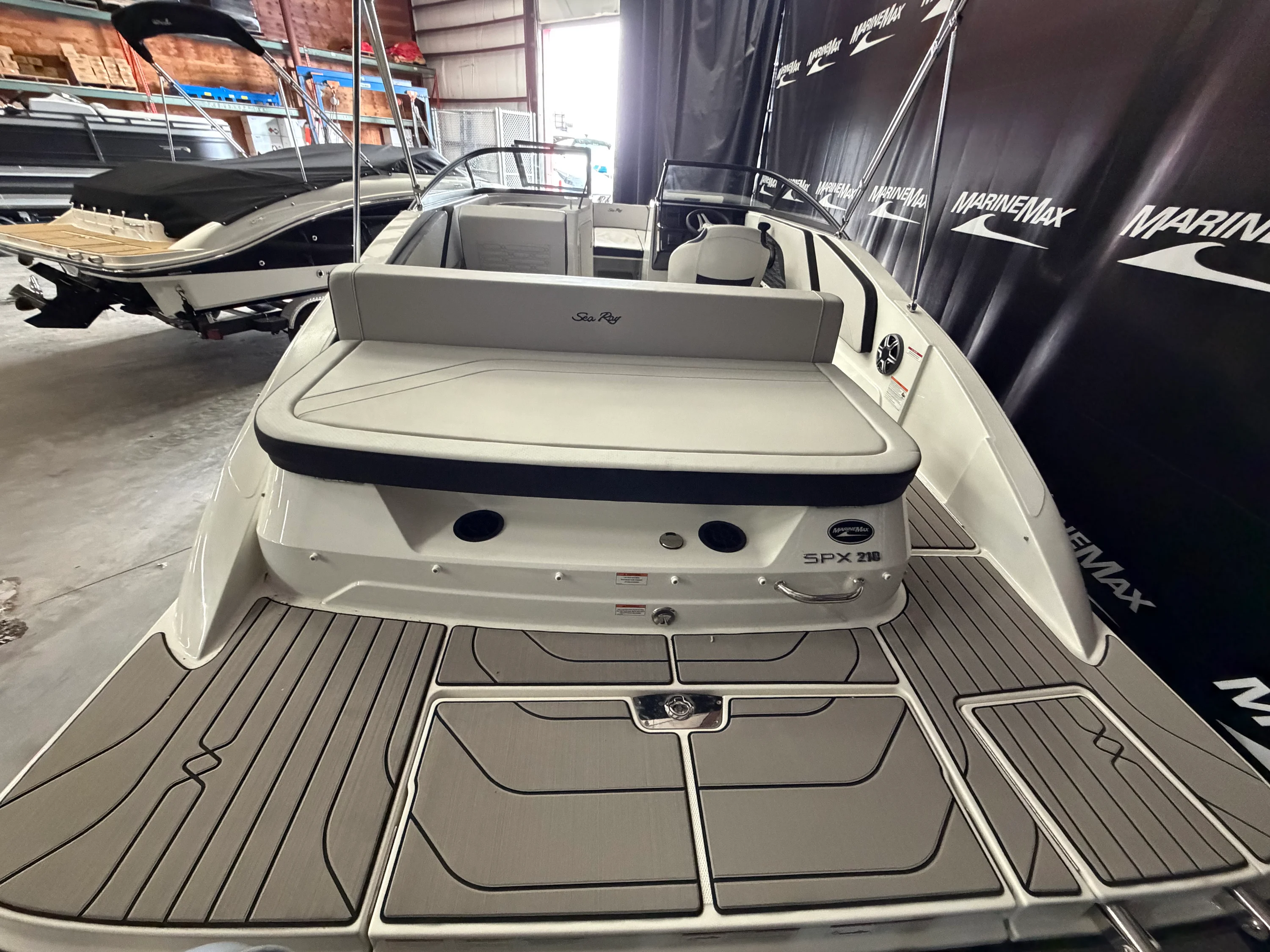 2026 Sea Ray SPX 210 Image Thumbnail #10