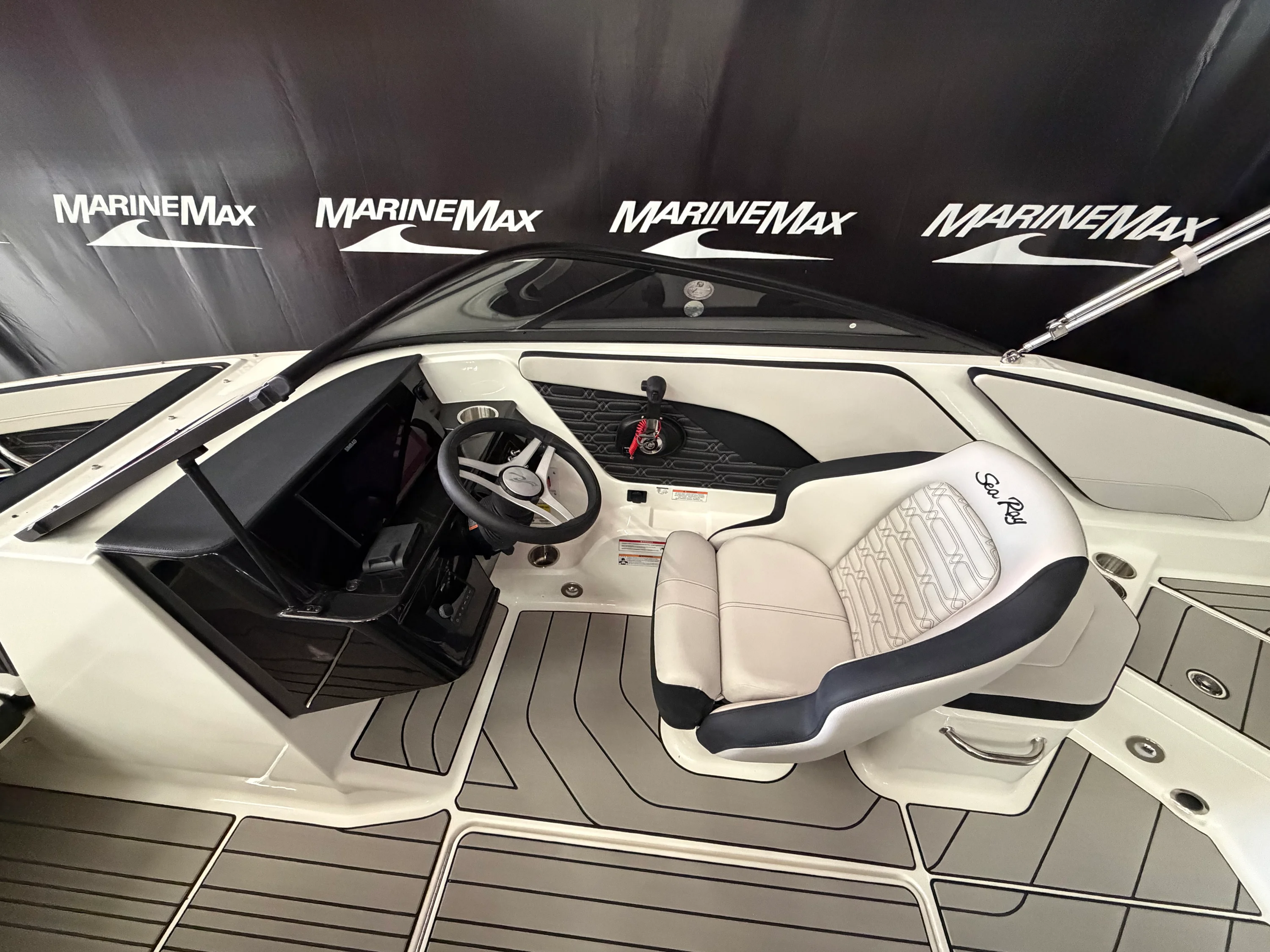 2026 Sea Ray SPX 210 Image Thumbnail #36