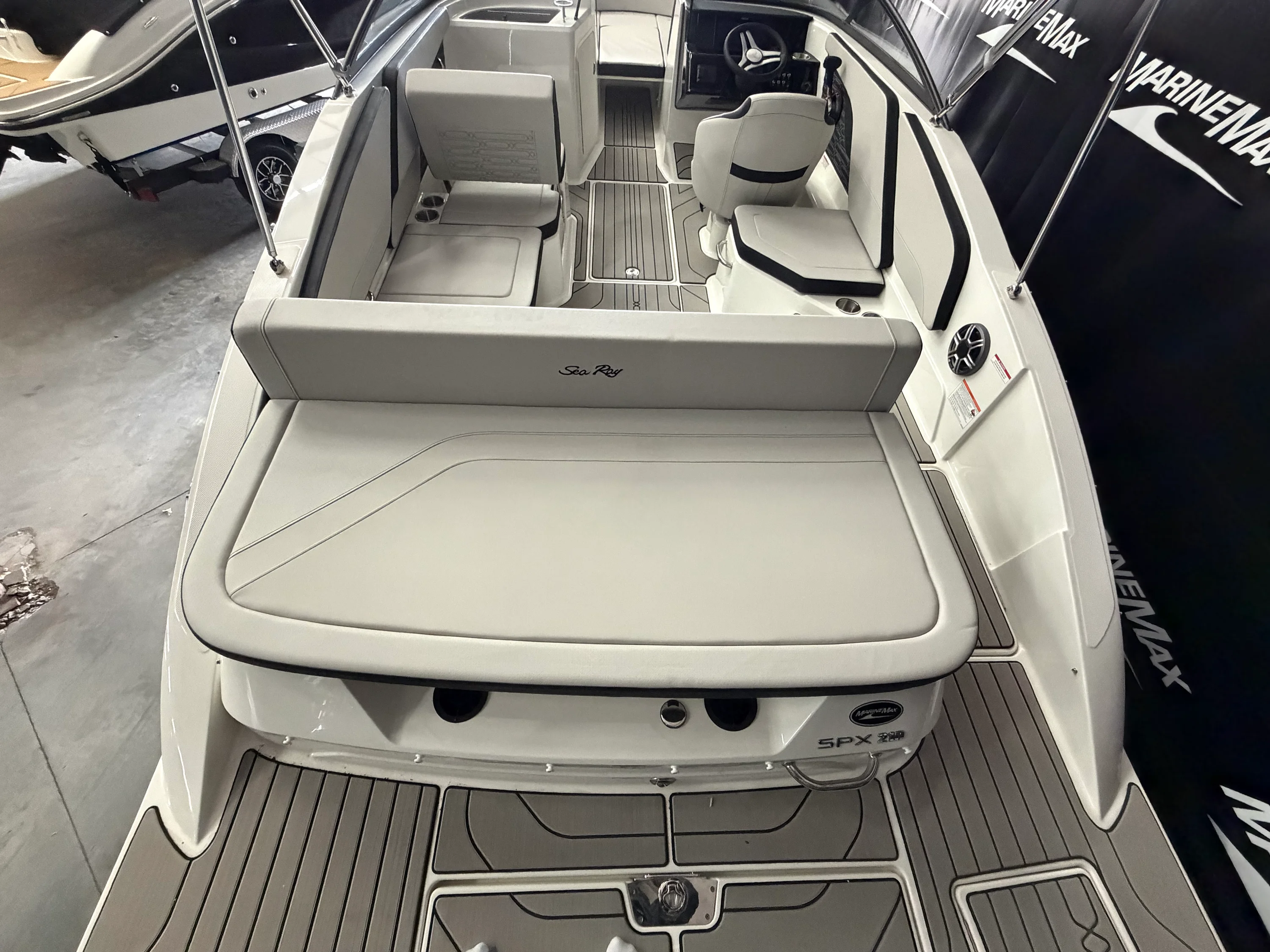 2026 Sea Ray SPX 210 Image Thumbnail #11