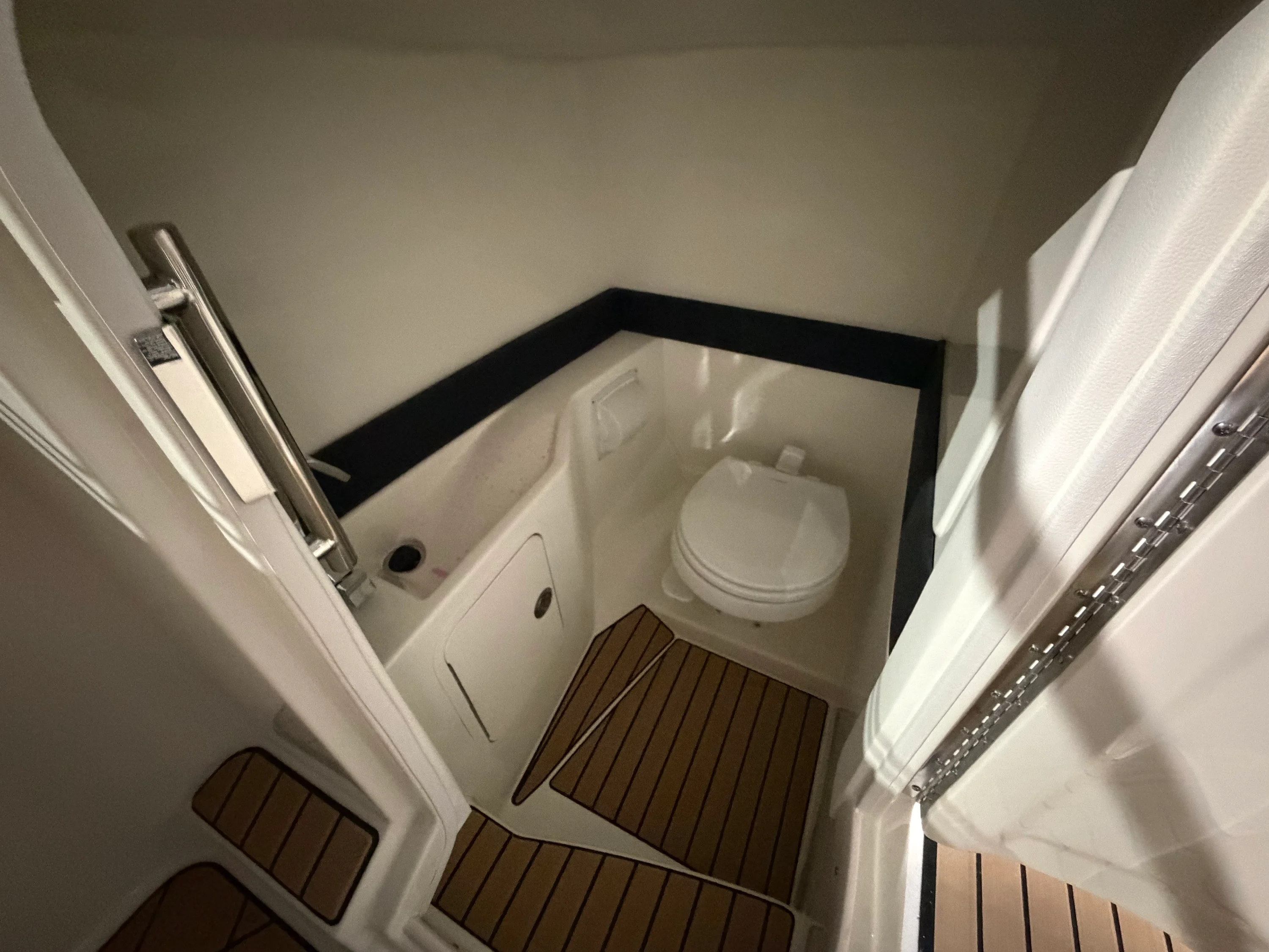 2026 Sea Ray SLX 280 Image Thumbnail #41