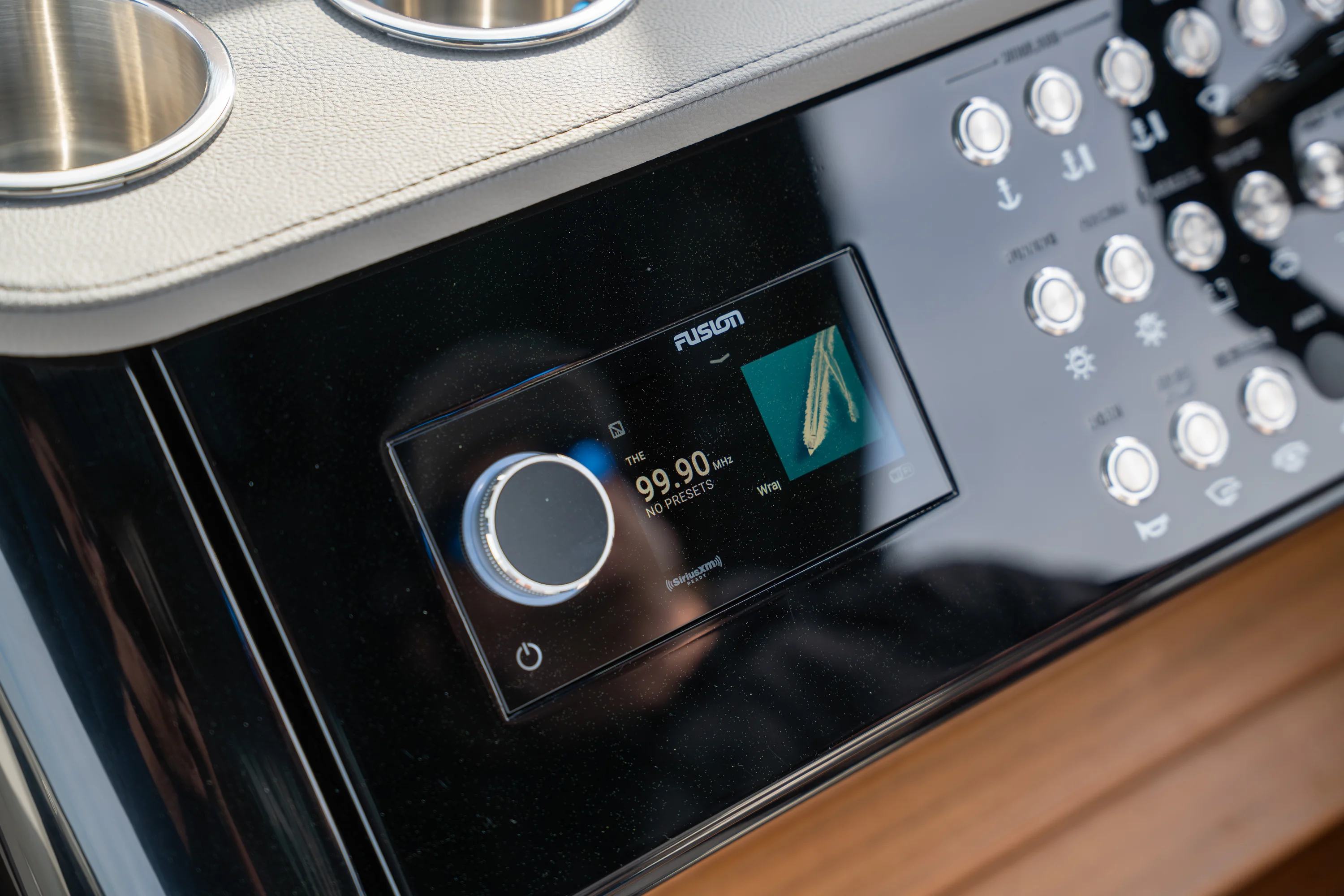 2026 Sea Ray Sundancer 370 Outboard Image Thumbnail #25