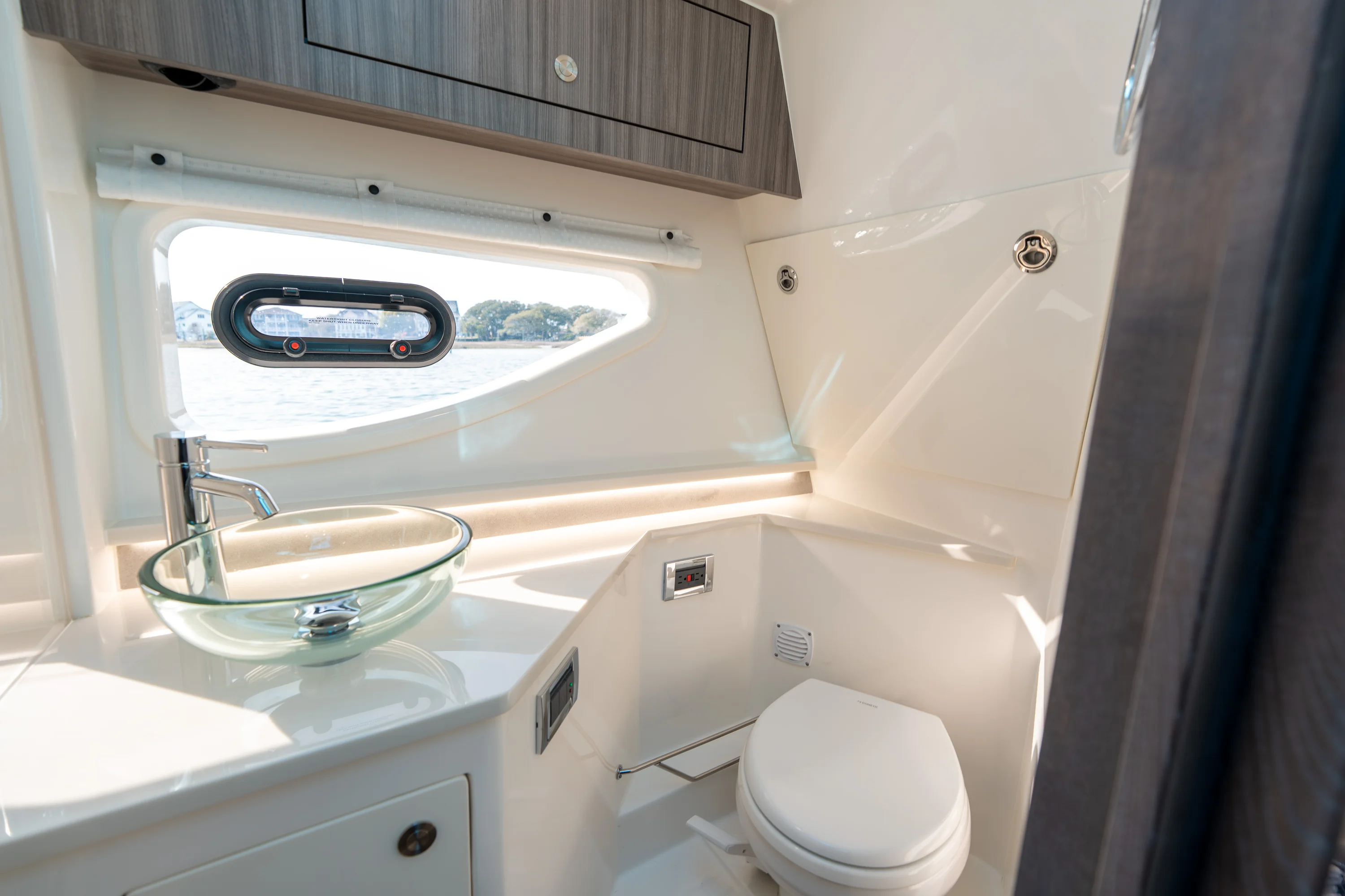 2026 Sea Ray Sundancer 370 Outboard Image Thumbnail #35