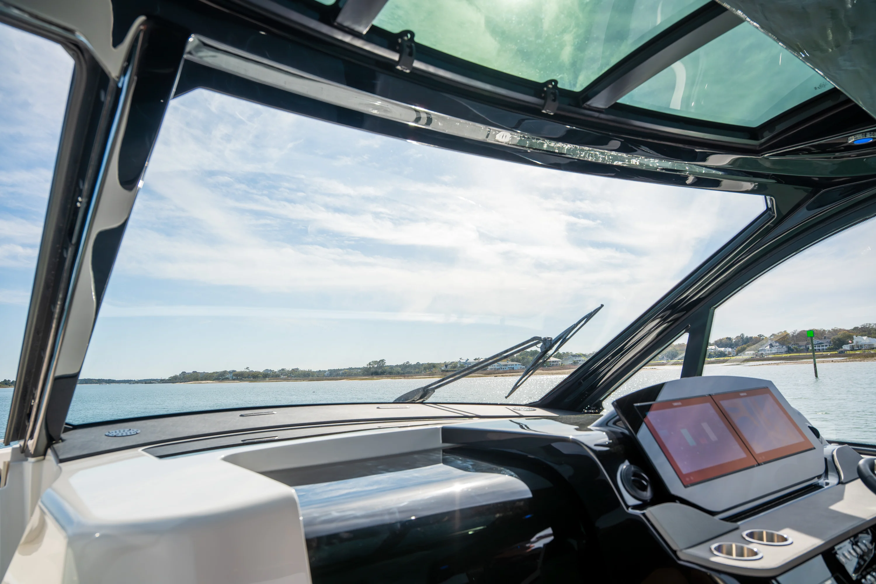 2026 Sea Ray Sundancer 370 Outboard Image Thumbnail #23