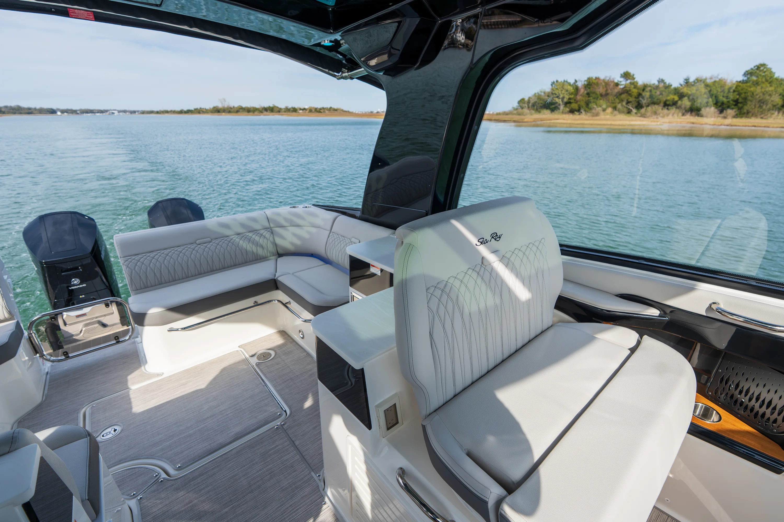 2026 Sea Ray Sundancer 370 Outboard Image Thumbnail #11