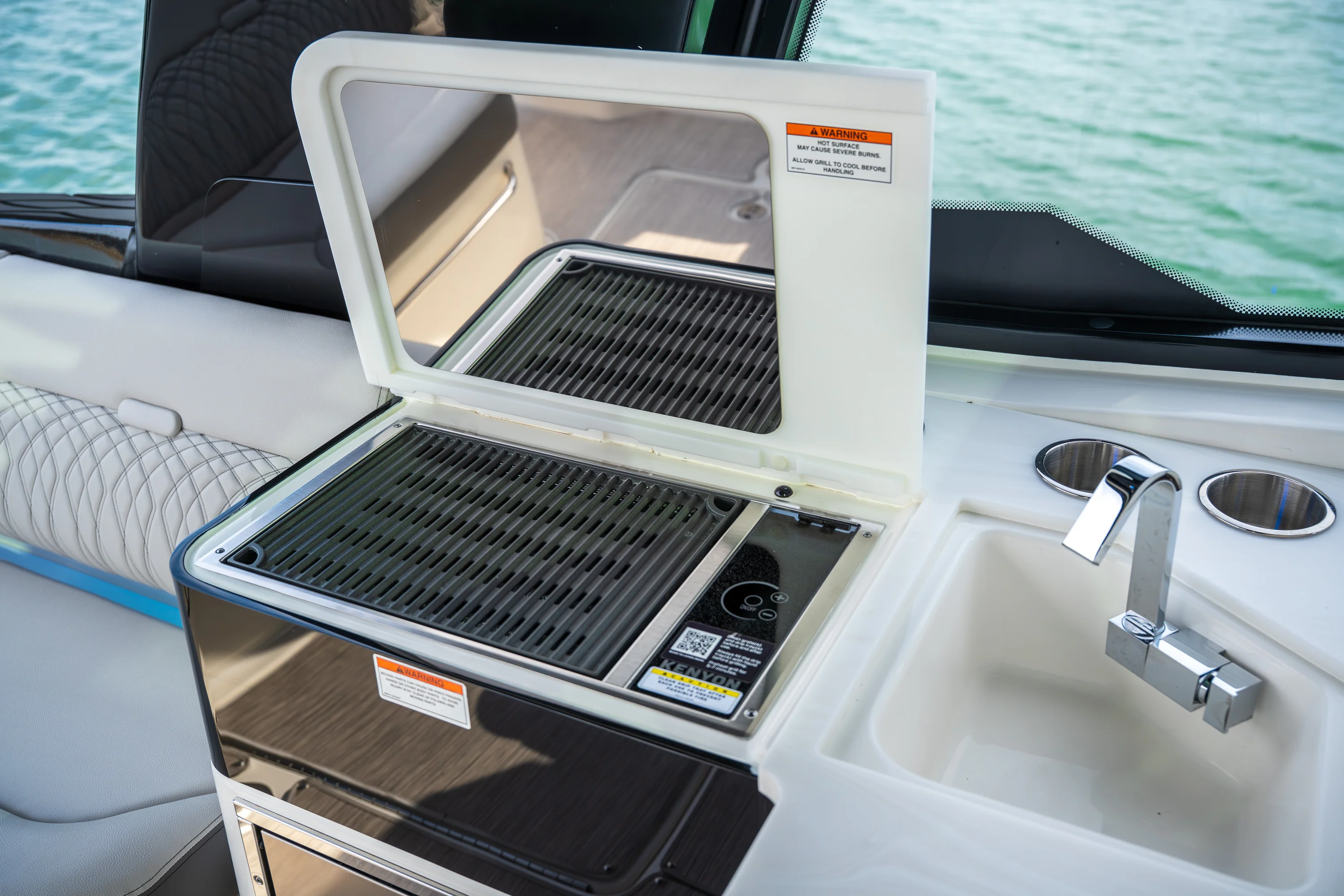 2026 Sea Ray Sundancer 370 Outboard Image Thumbnail #15