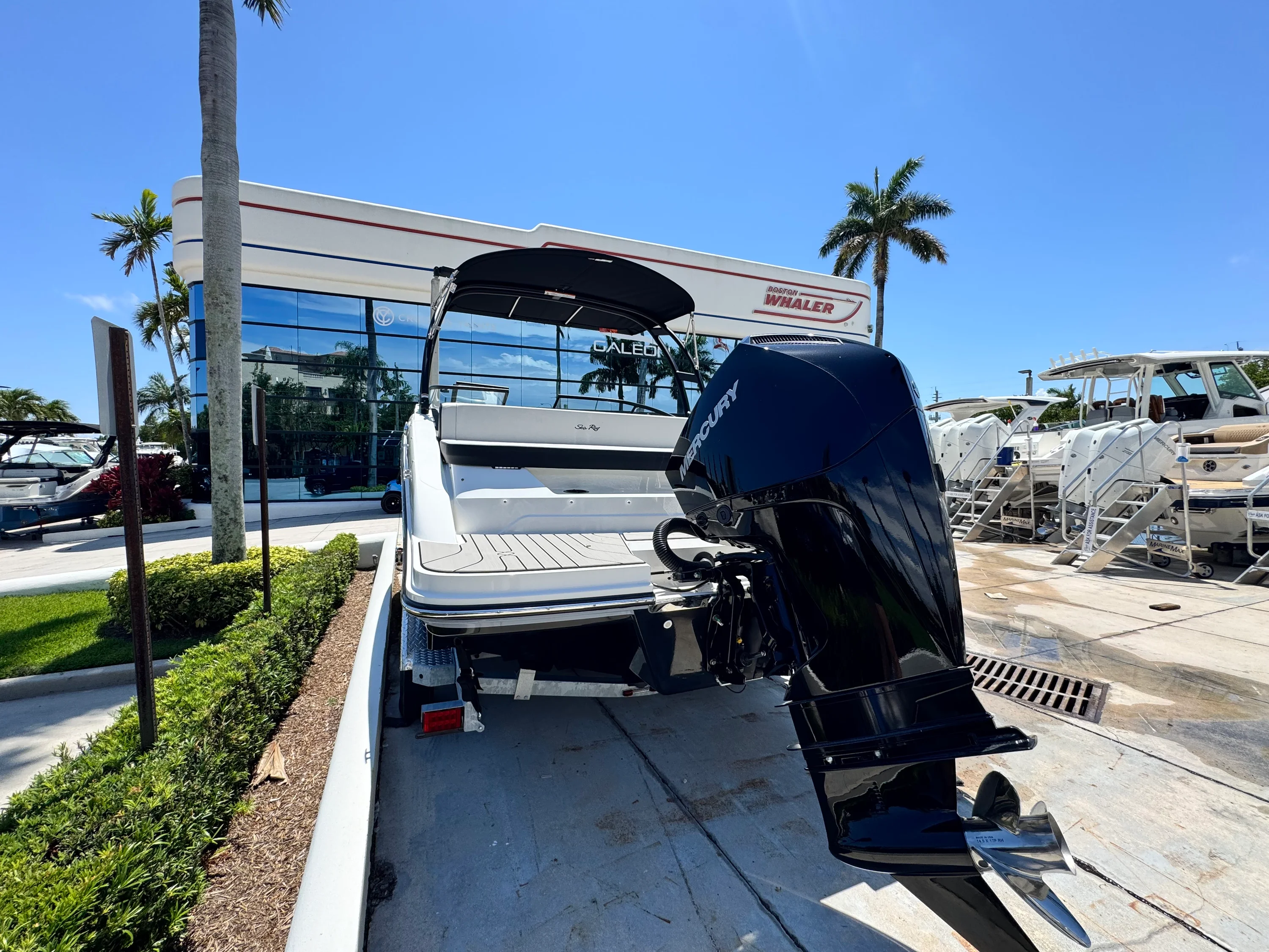 2026 Sea Ray SPX 210 Outboard Image Thumbnail #7