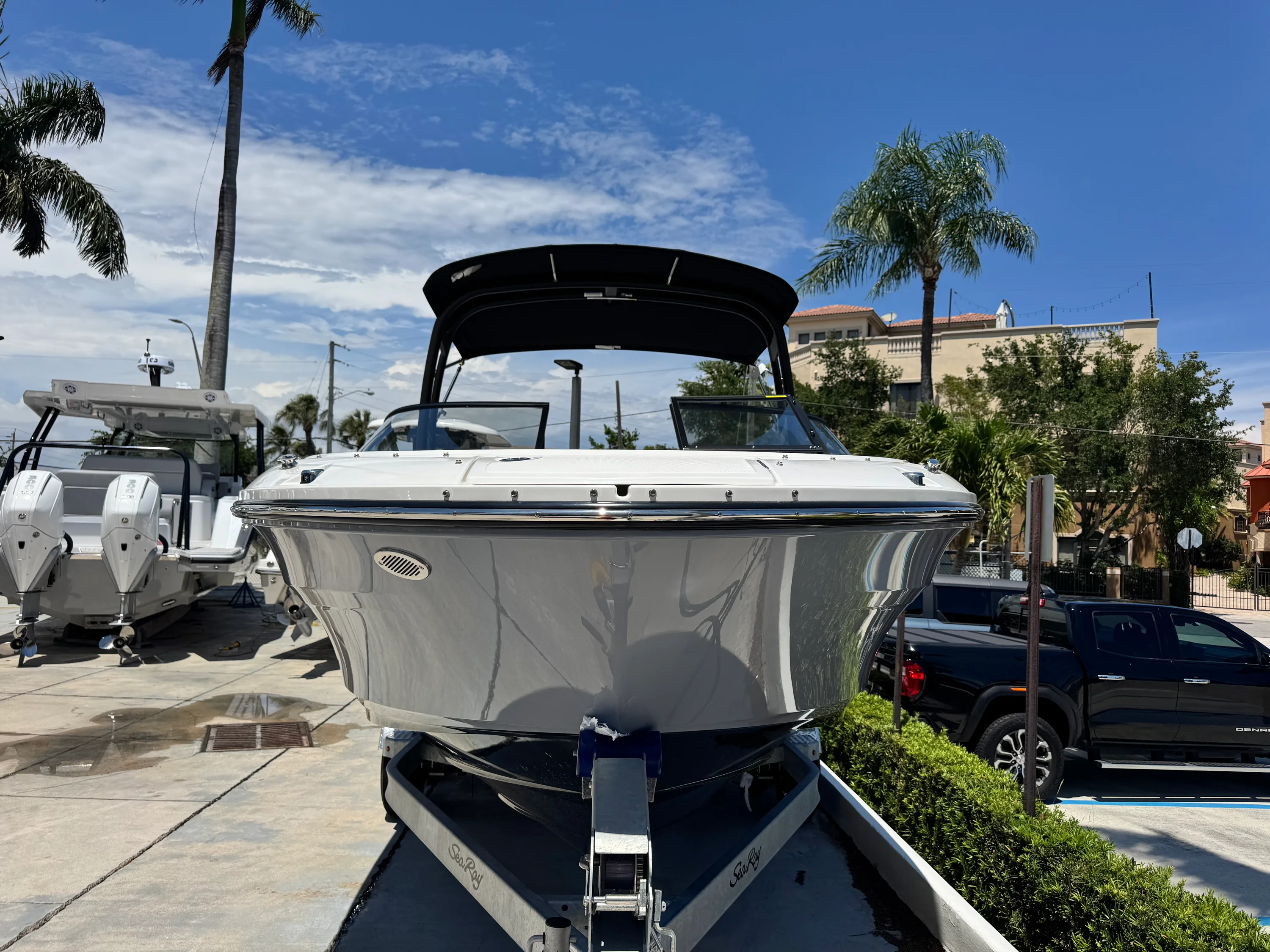 2026 Sea Ray SPX 210 Outboard Image Thumbnail #2