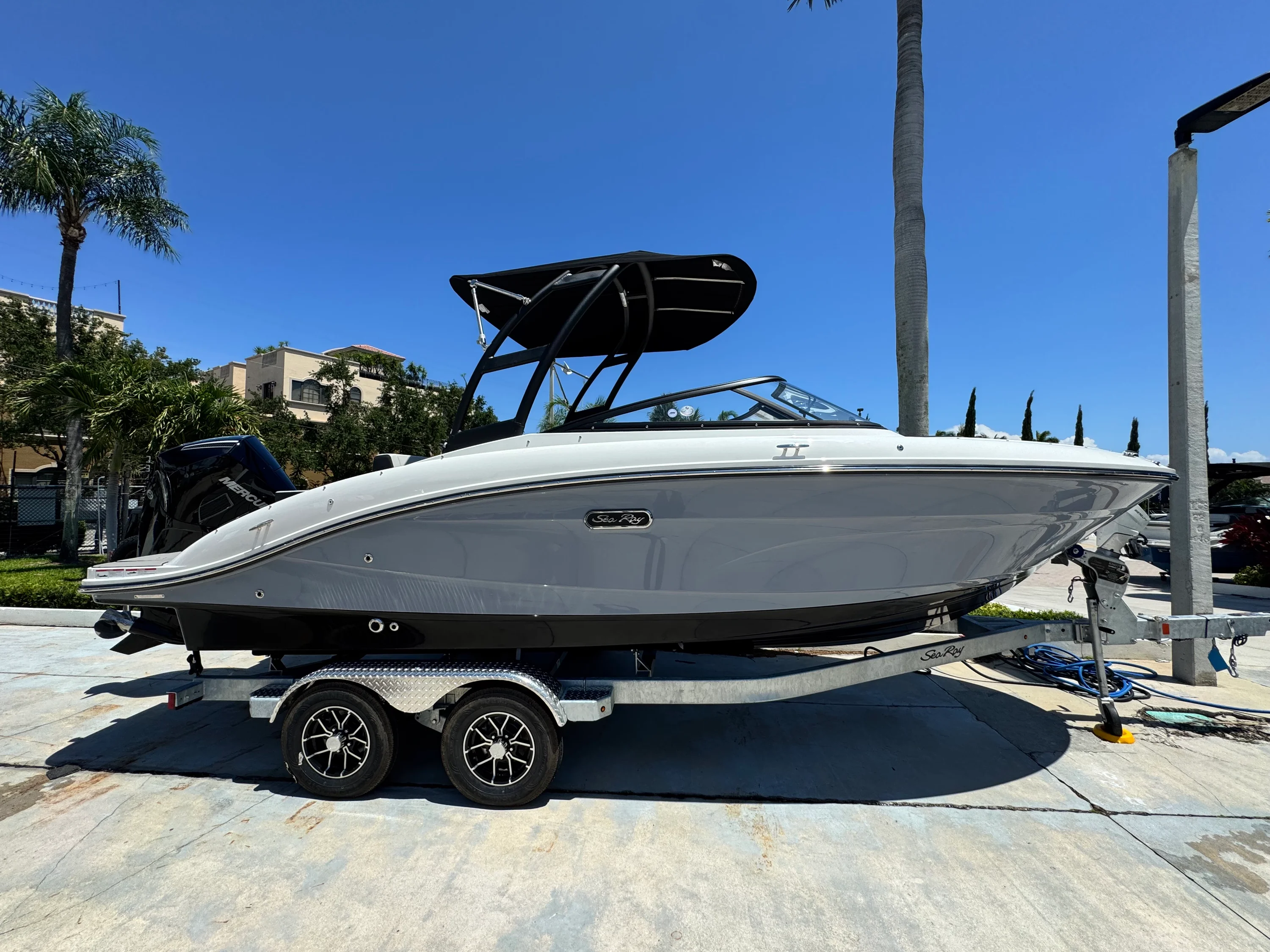 2026 Sea Ray SPX 210 Outboard Image Thumbnail #0