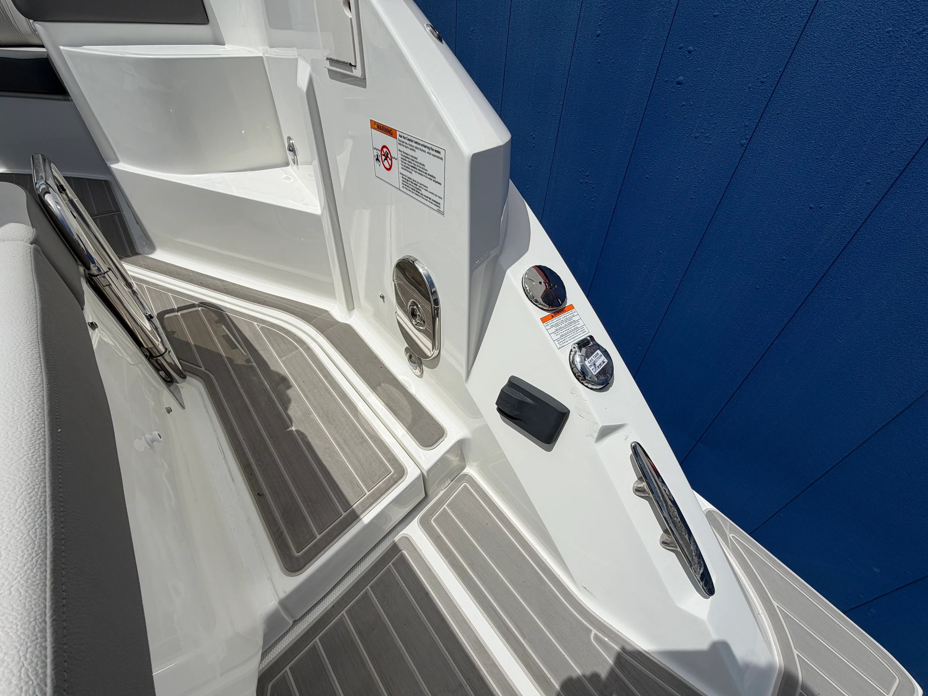 2026 Sea Ray Sundancer 320 Image Thumbnail #14