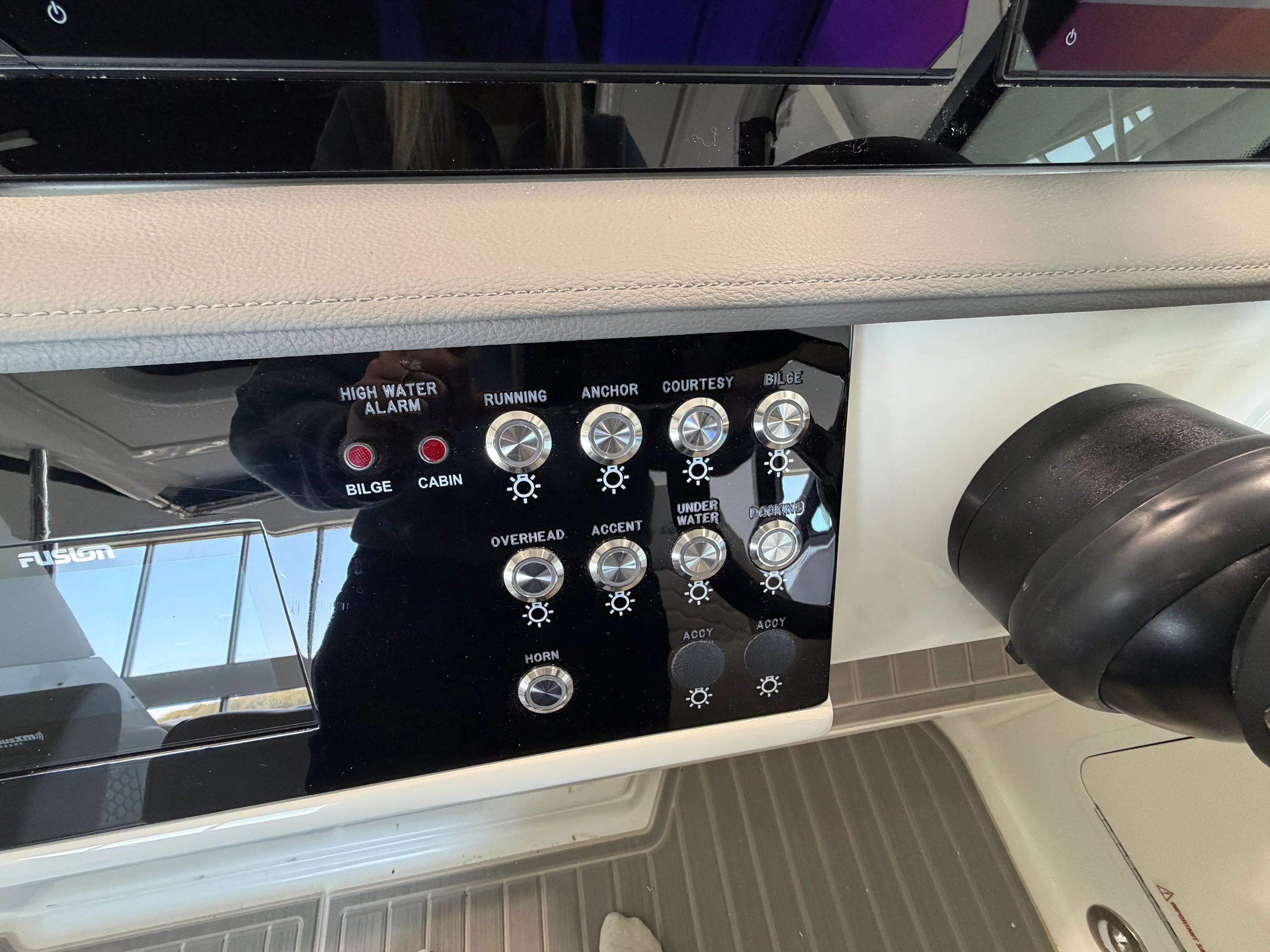 2026 Sea Ray Sundancer 320 Image Thumbnail #24
