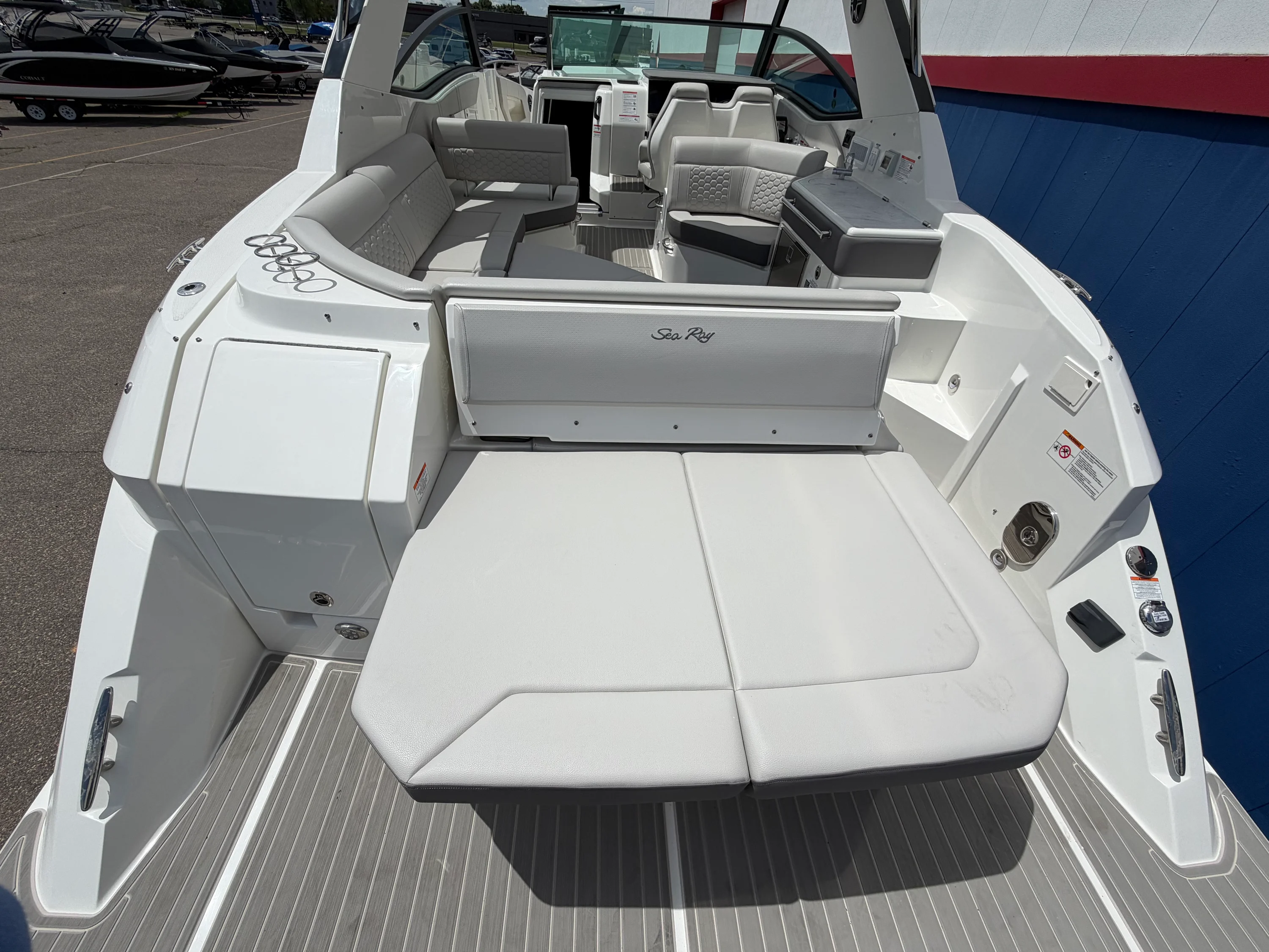 2026 Sea Ray Sundancer 320 Image Thumbnail #8