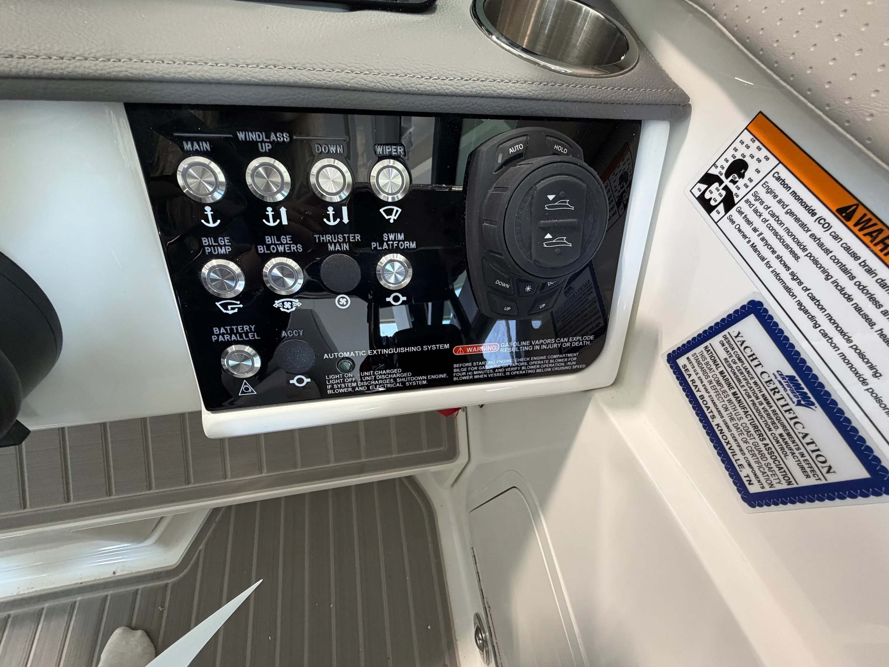 2026 Sea Ray Sundancer 320 Image Thumbnail #23