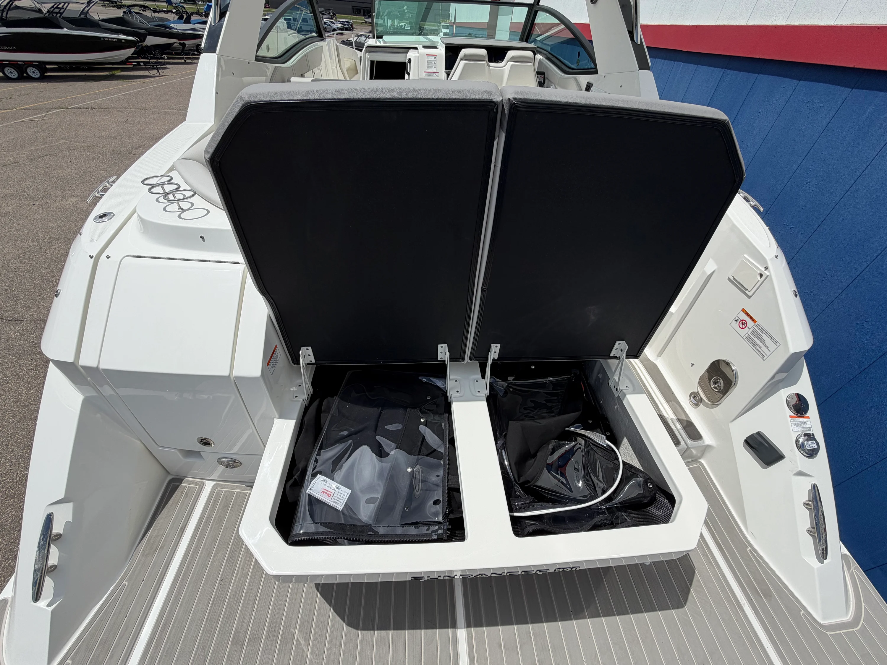 2026 Sea Ray Sundancer 320 Image Thumbnail #9