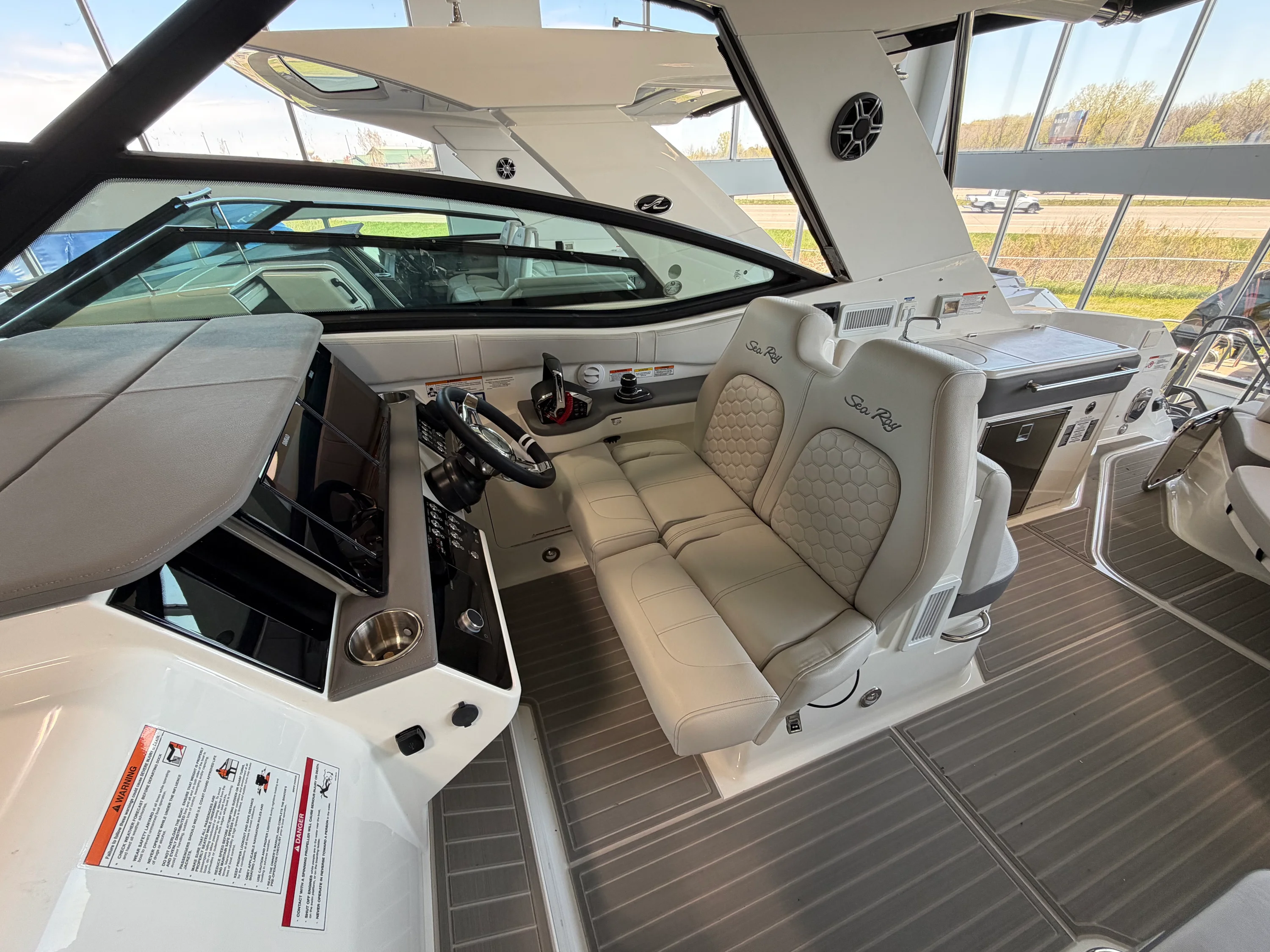 2026 Sea Ray Sundancer 320 Image Thumbnail #19