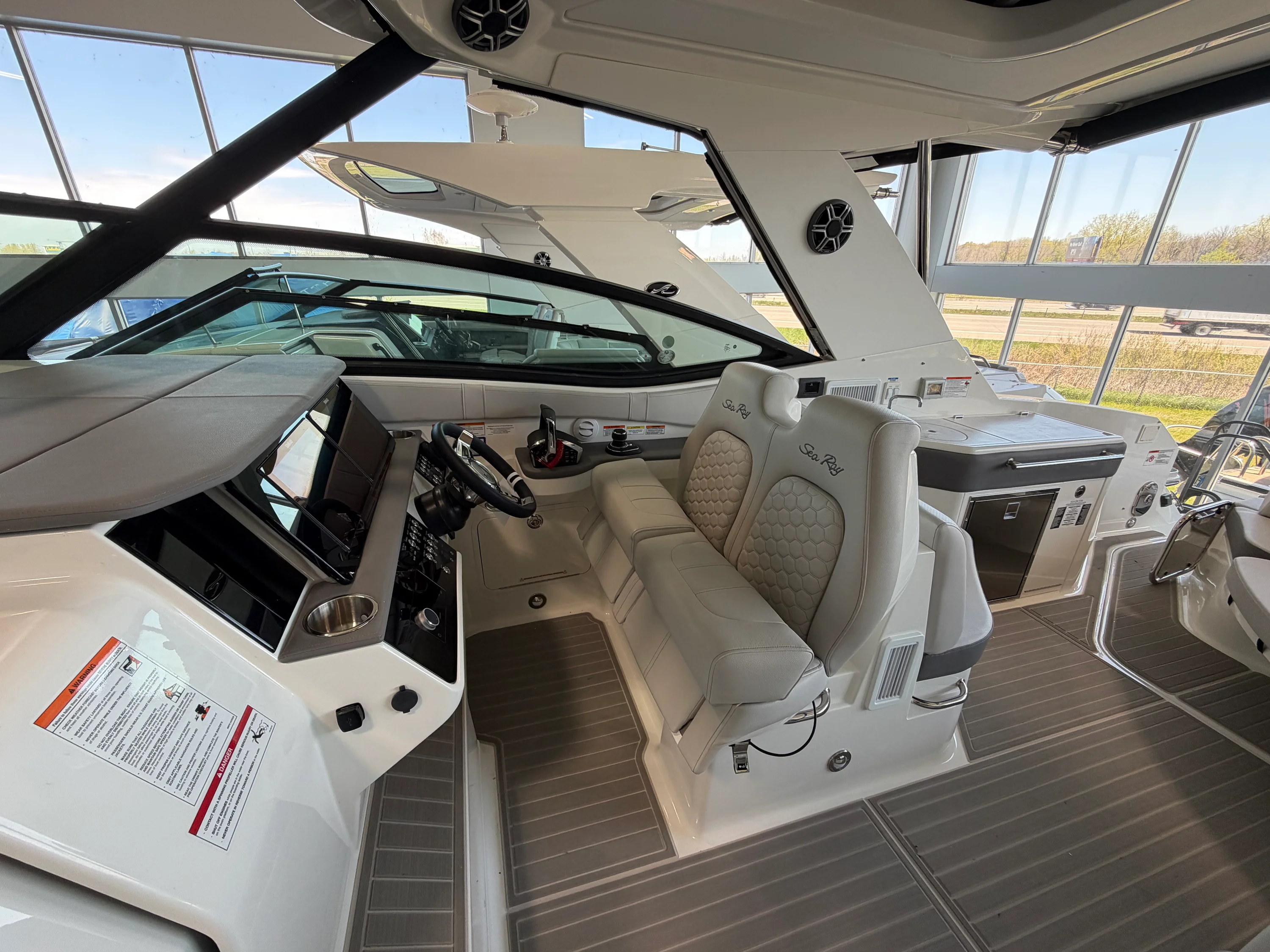 2026 Sea Ray Sundancer 320 Image Thumbnail #20