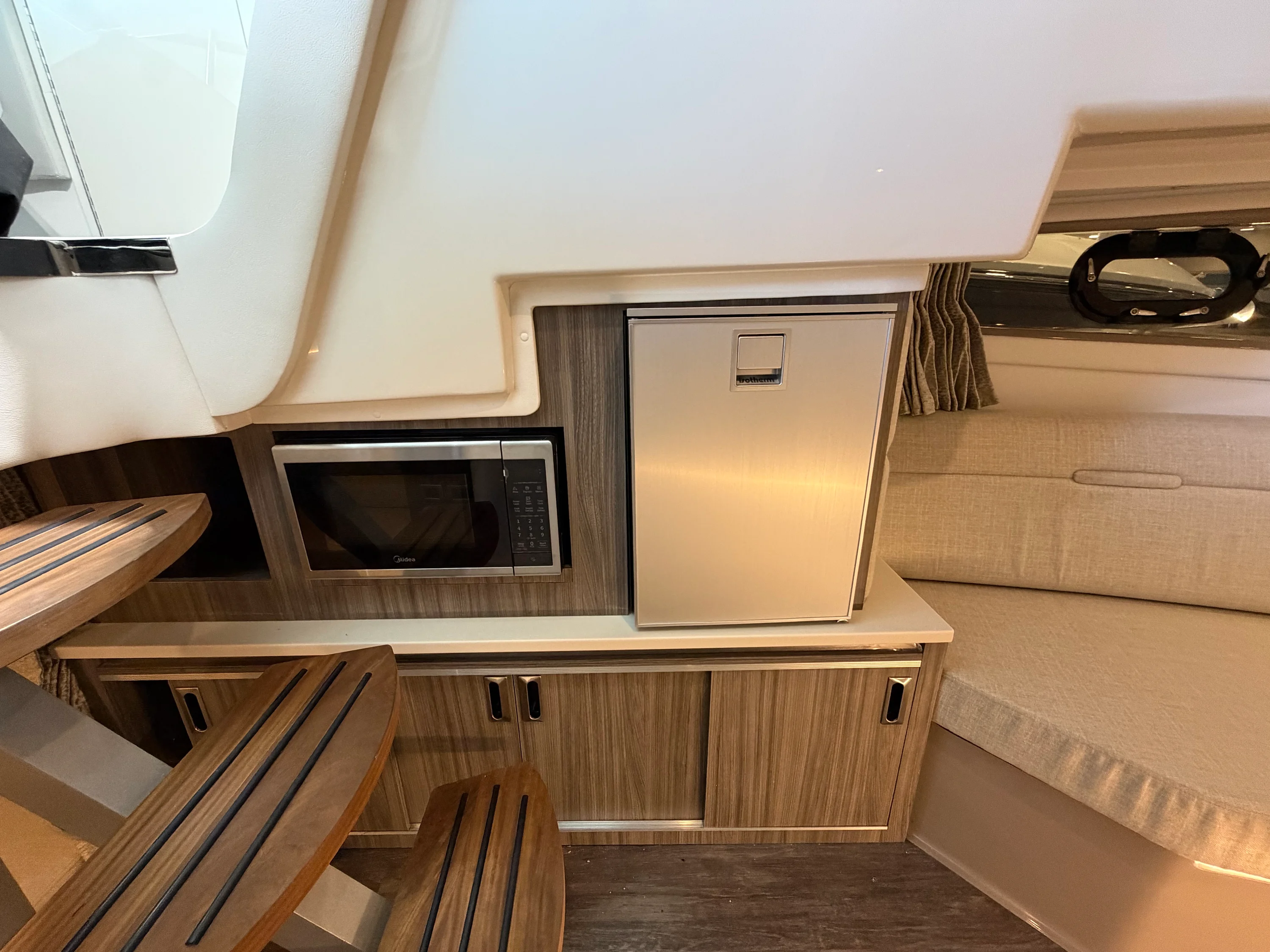 2026 Sea Ray Sundancer 320 Image Thumbnail #63