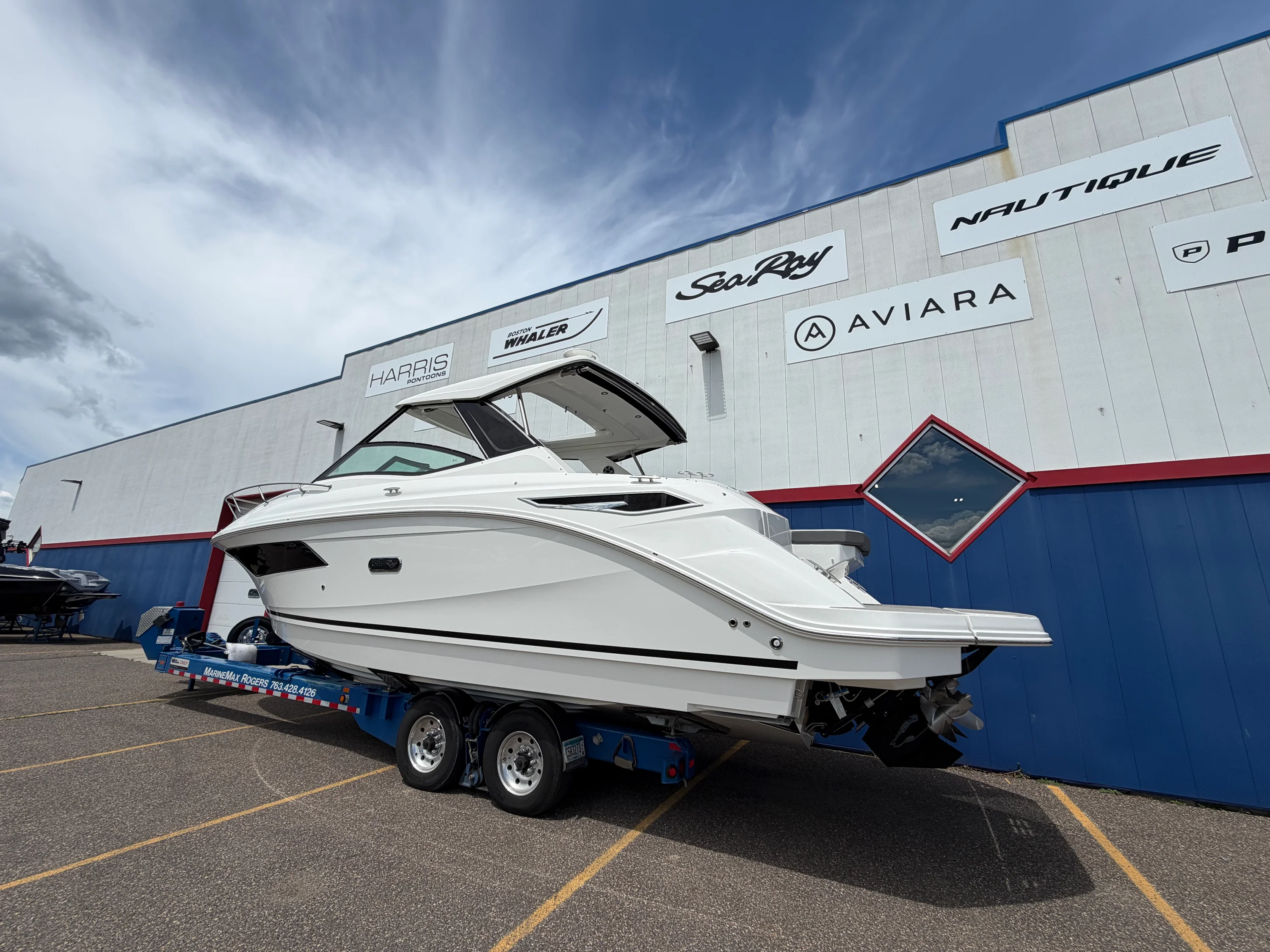 2026 Sea Ray Sundancer 320 Image Thumbnail #4
