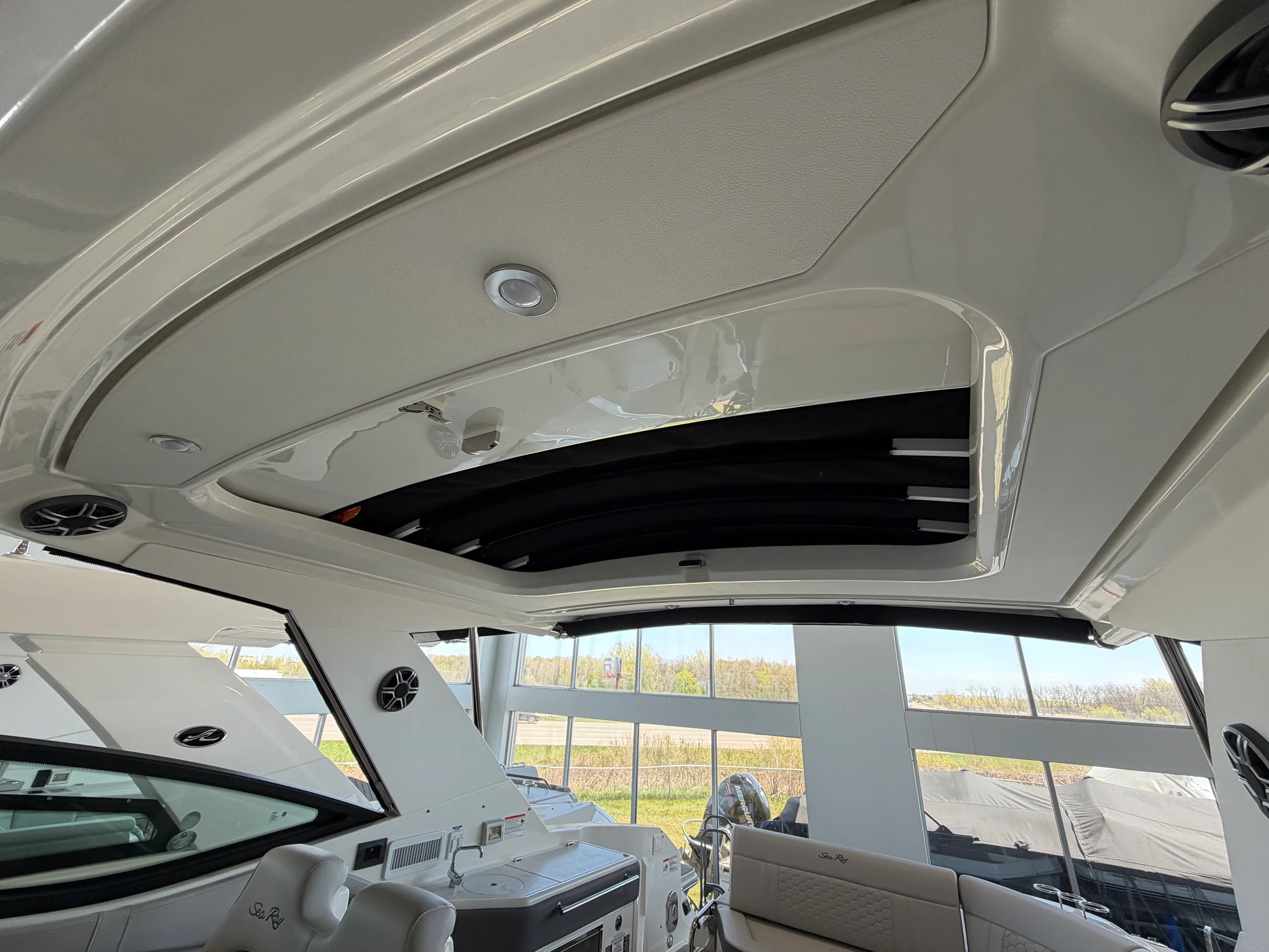 2026 Sea Ray Sundancer 320 Image Thumbnail #40