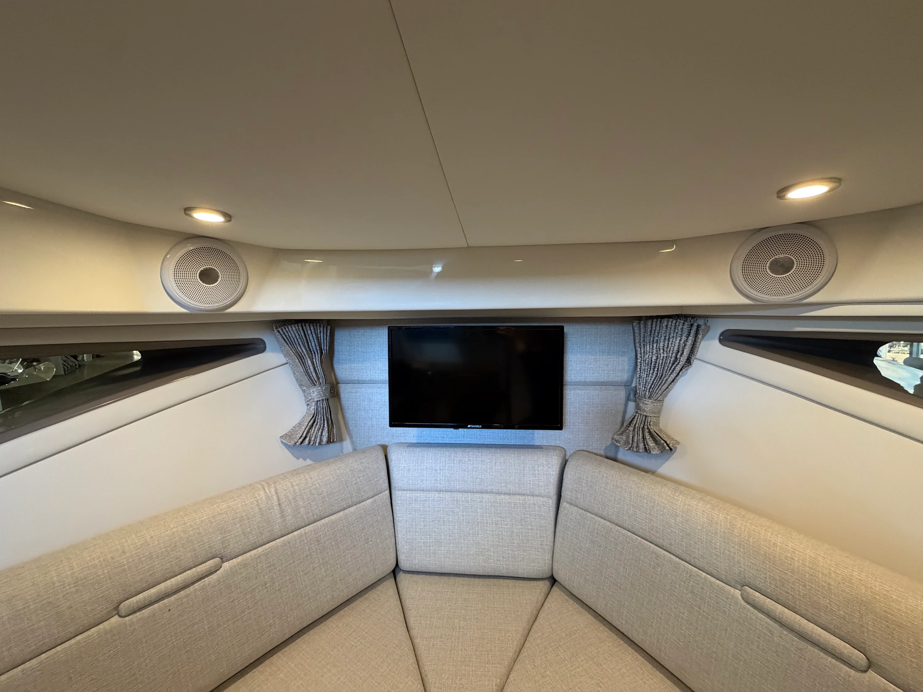 2026 Sea Ray Sundancer 320 Image Thumbnail #66