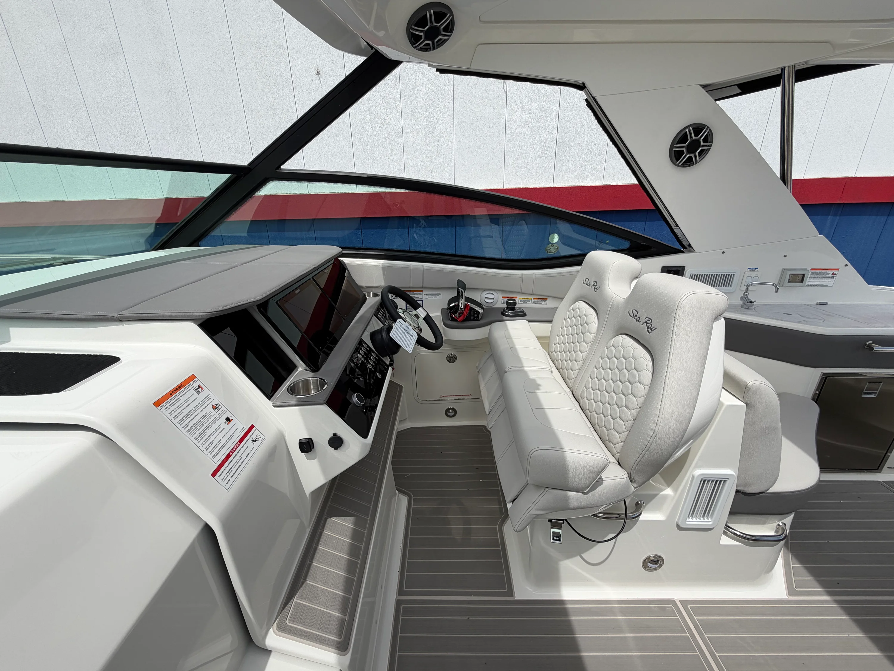 2026 Sea Ray Sundancer 320 Image Thumbnail #25