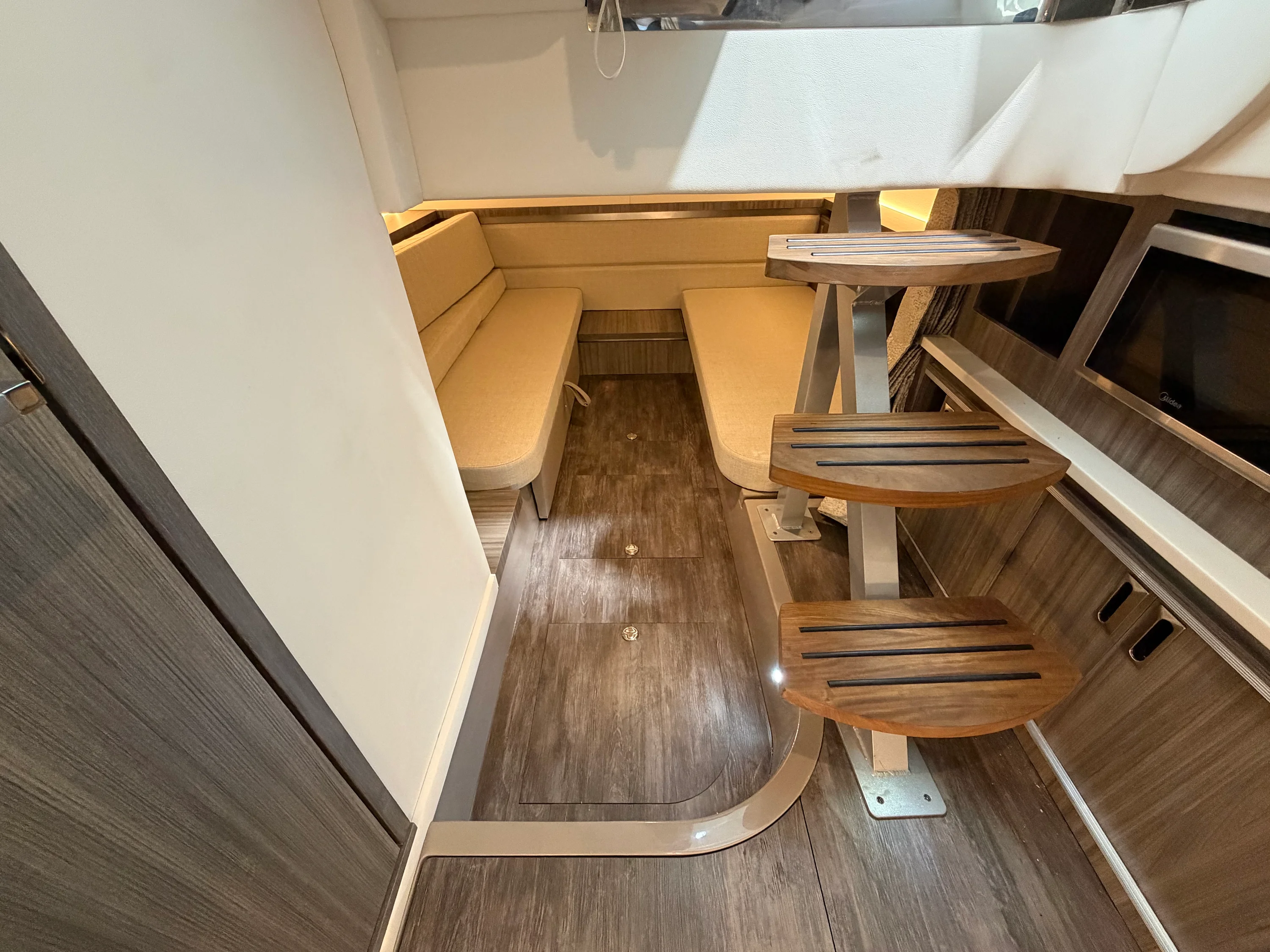 2026 Sea Ray Sundancer 320 Image Thumbnail #58