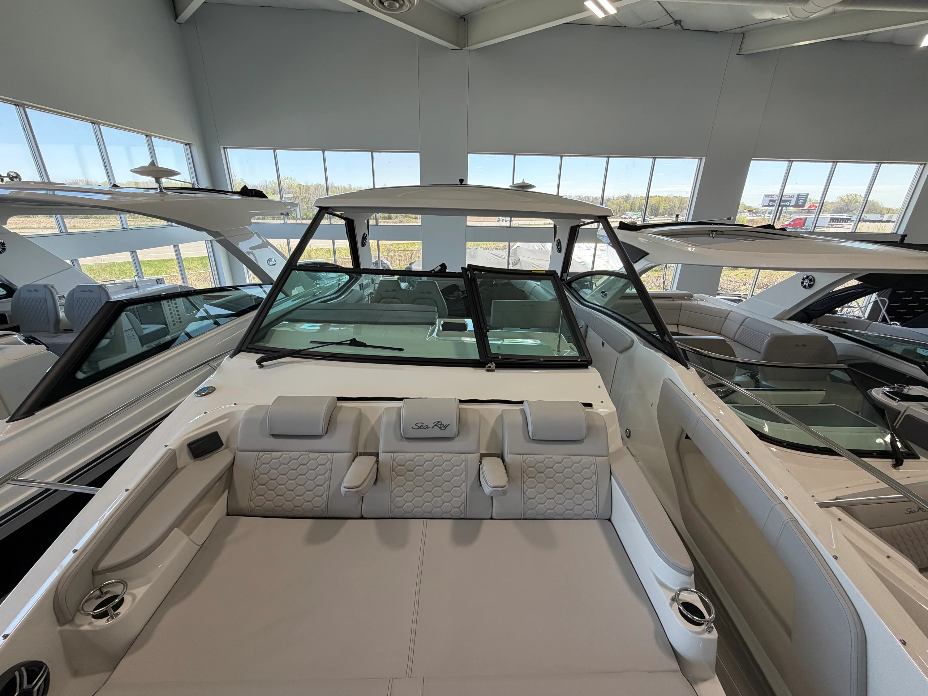 2026 Sea Ray Sundancer 320 Image Thumbnail #50