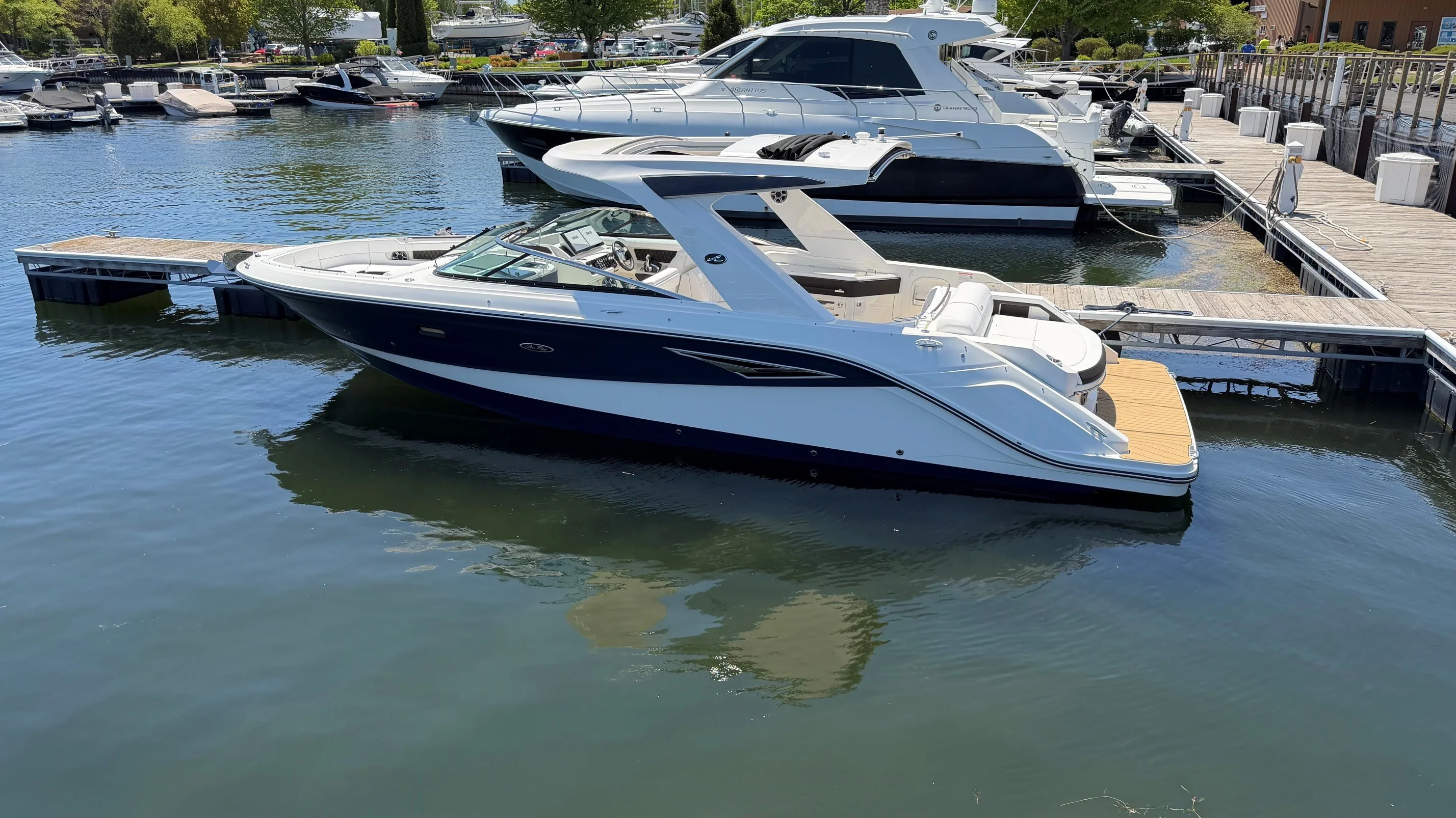 2026 Sea Ray SLX 310 Image Thumbnail #3