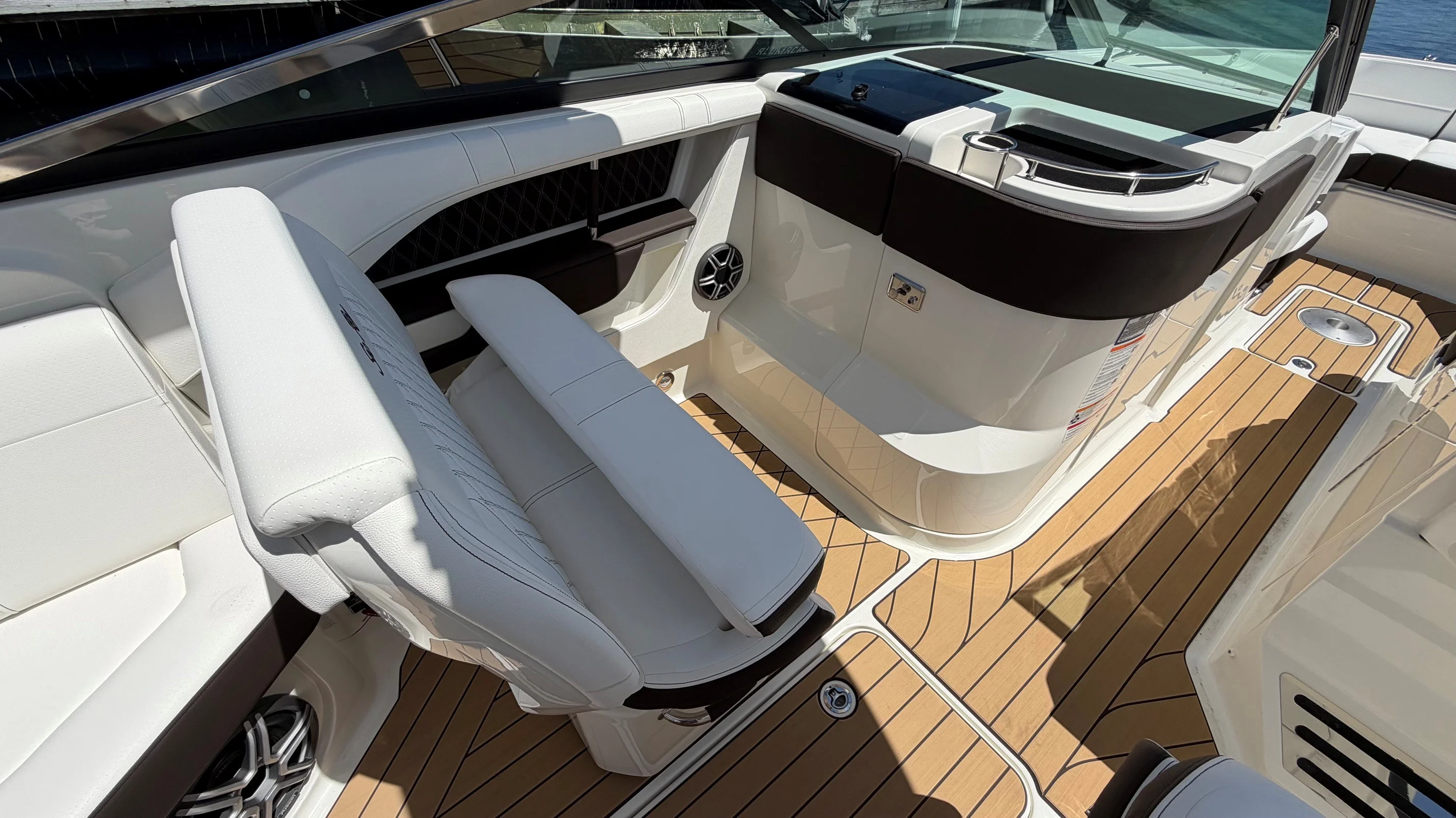 2026 Sea Ray SLX 310 Image Thumbnail #17